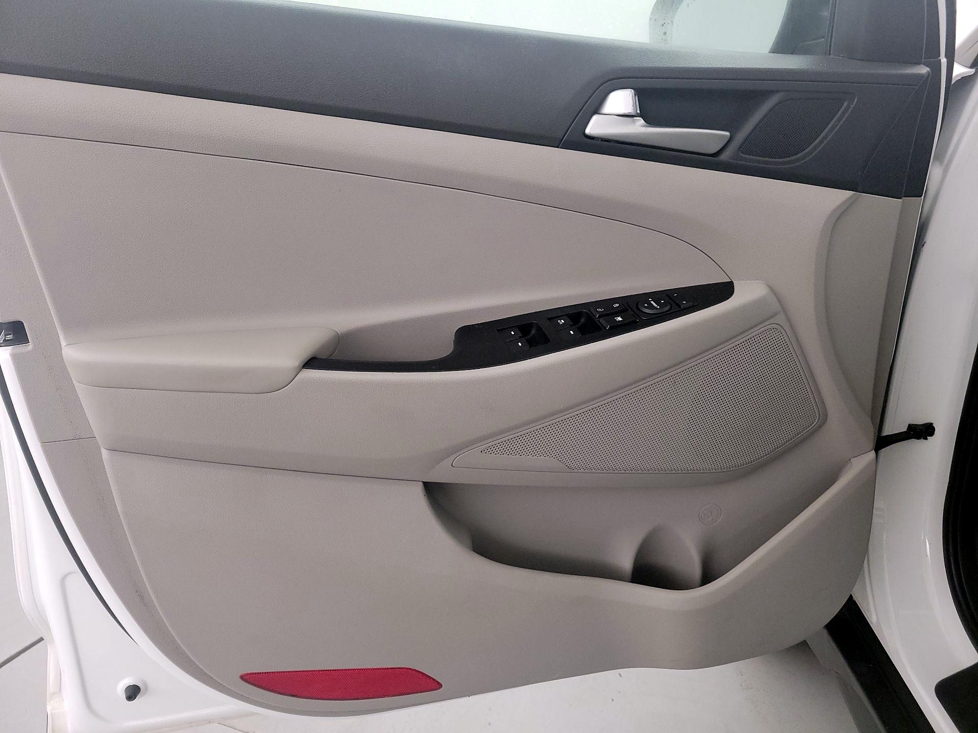 Thumbnail: 2020 Hyundai Tucson - 12