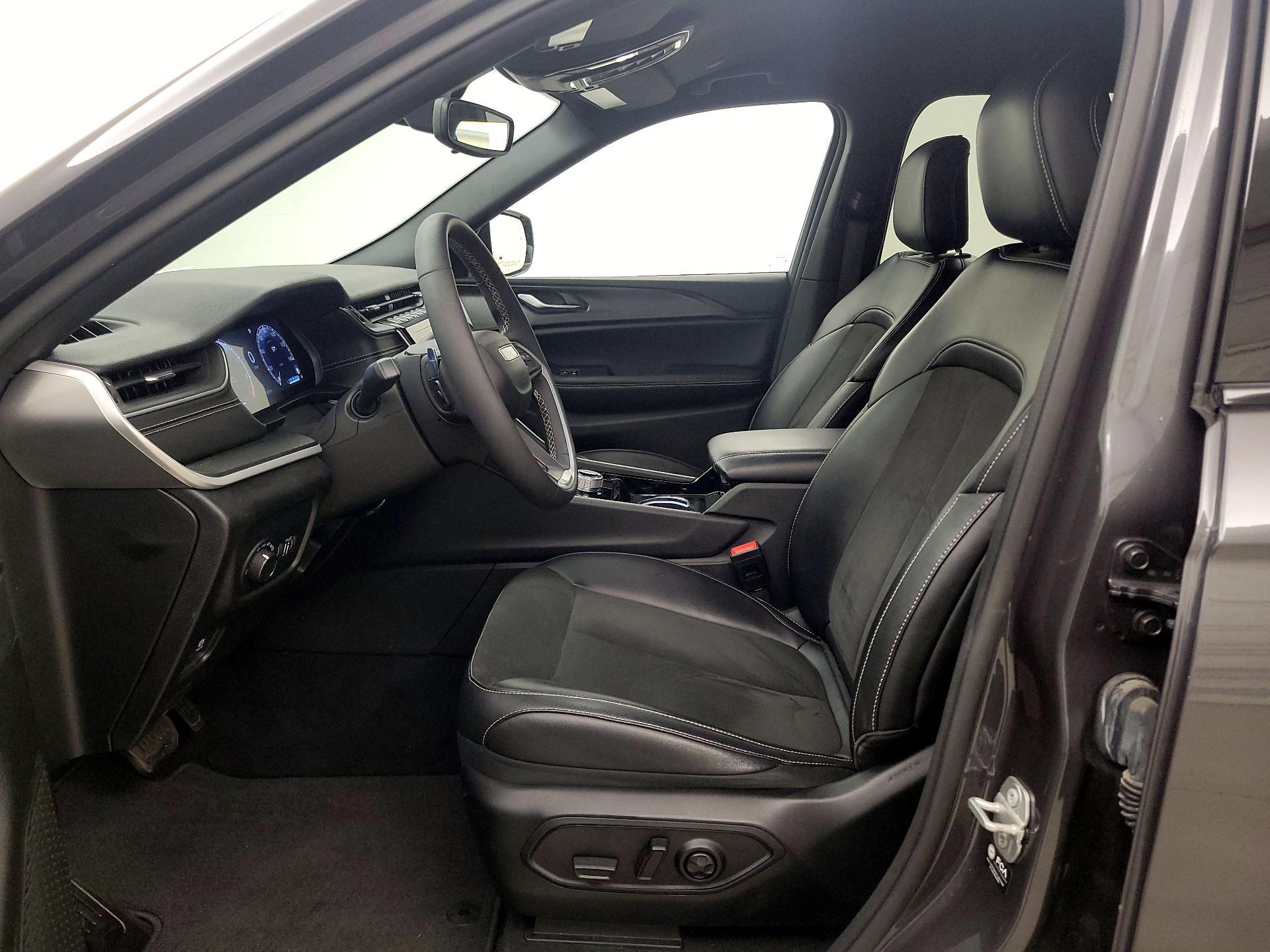 Thumbnail: 2023 Jeep Grand Cherokee L - 11