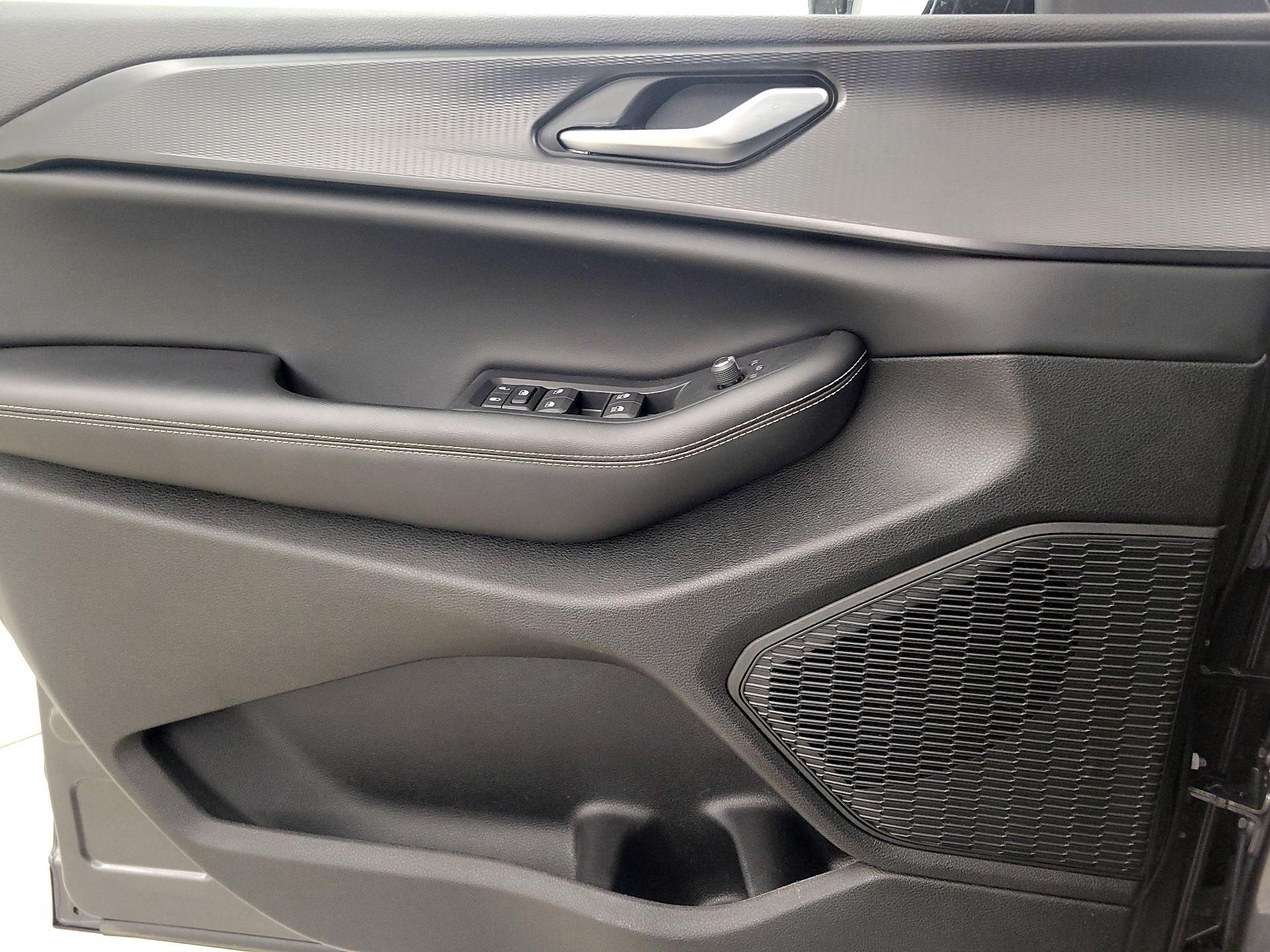 Thumbnail: 2023 Jeep Grand Cherokee L - 12