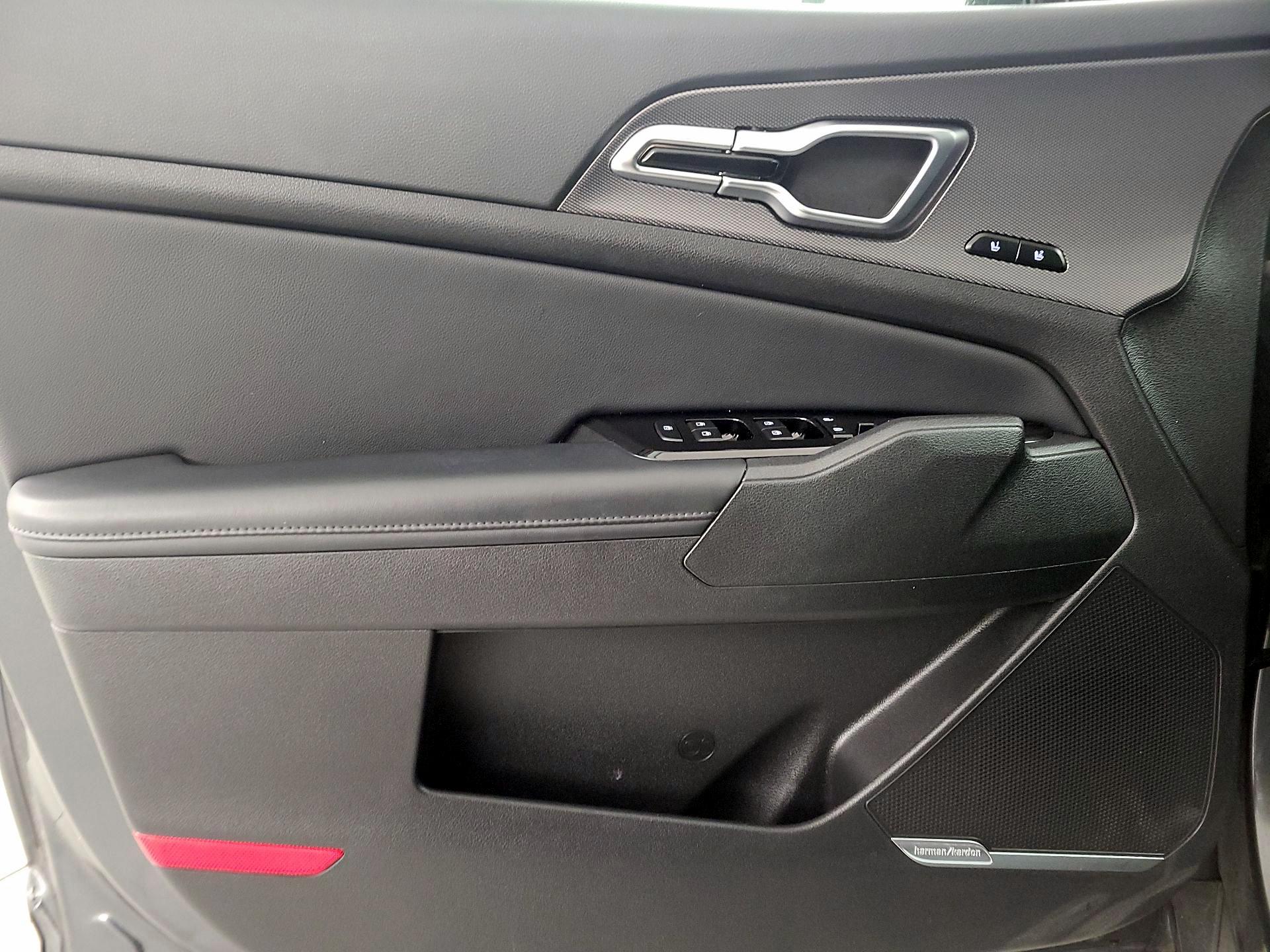 Thumbnail: 2023 Kia Sportage - 12