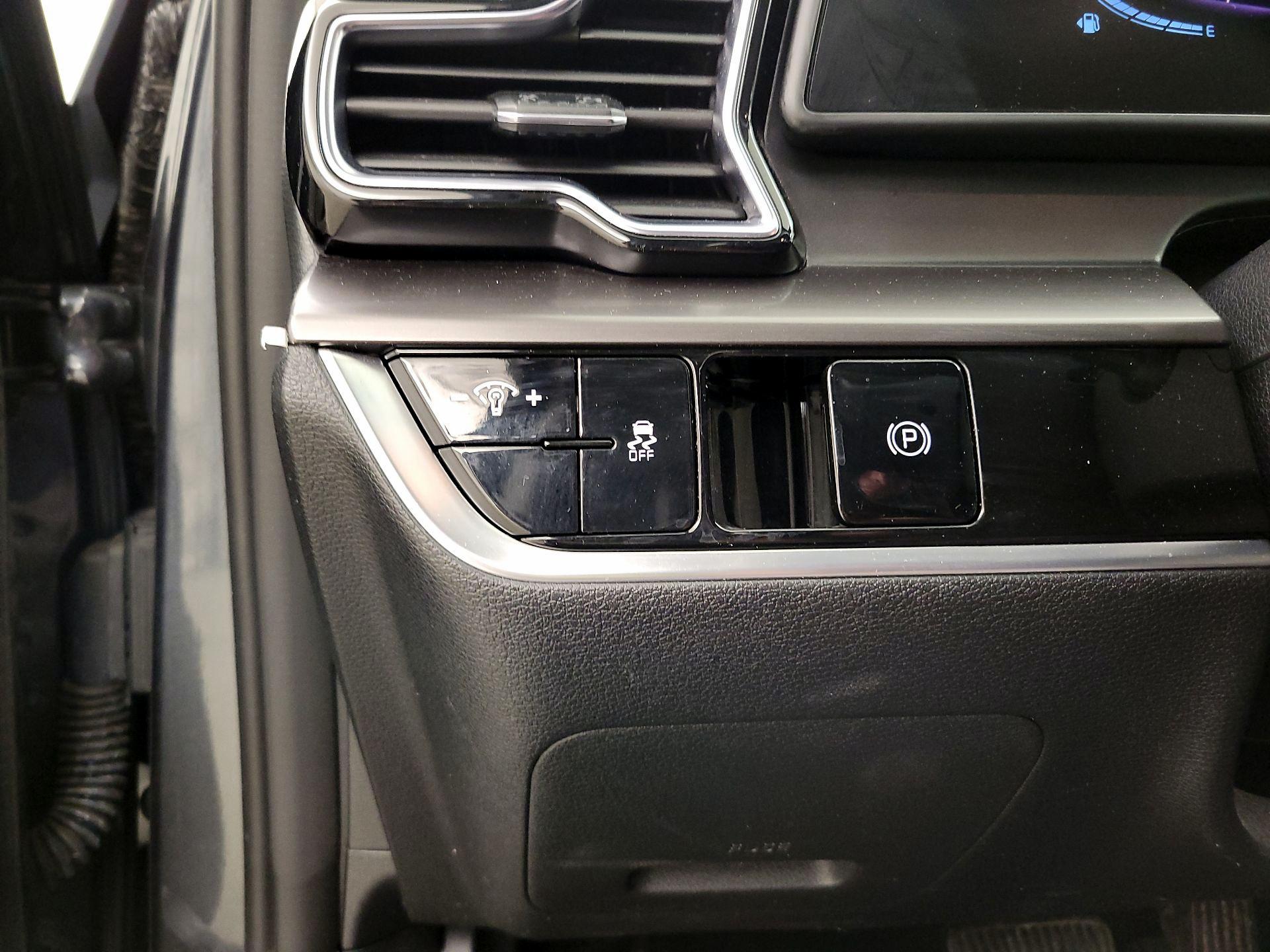 Thumbnail: 2023 Kia Sportage - 13