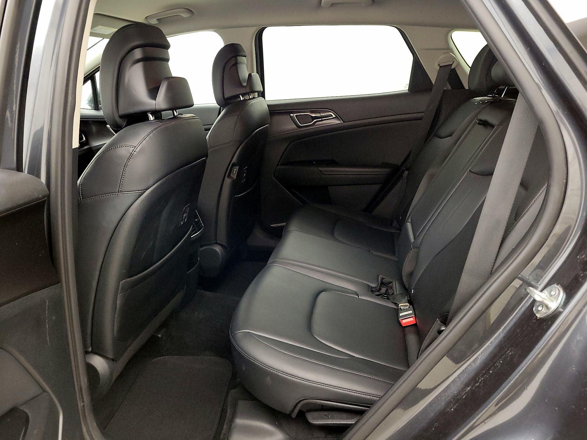 Thumbnail: 2023 Kia Sportage - 20