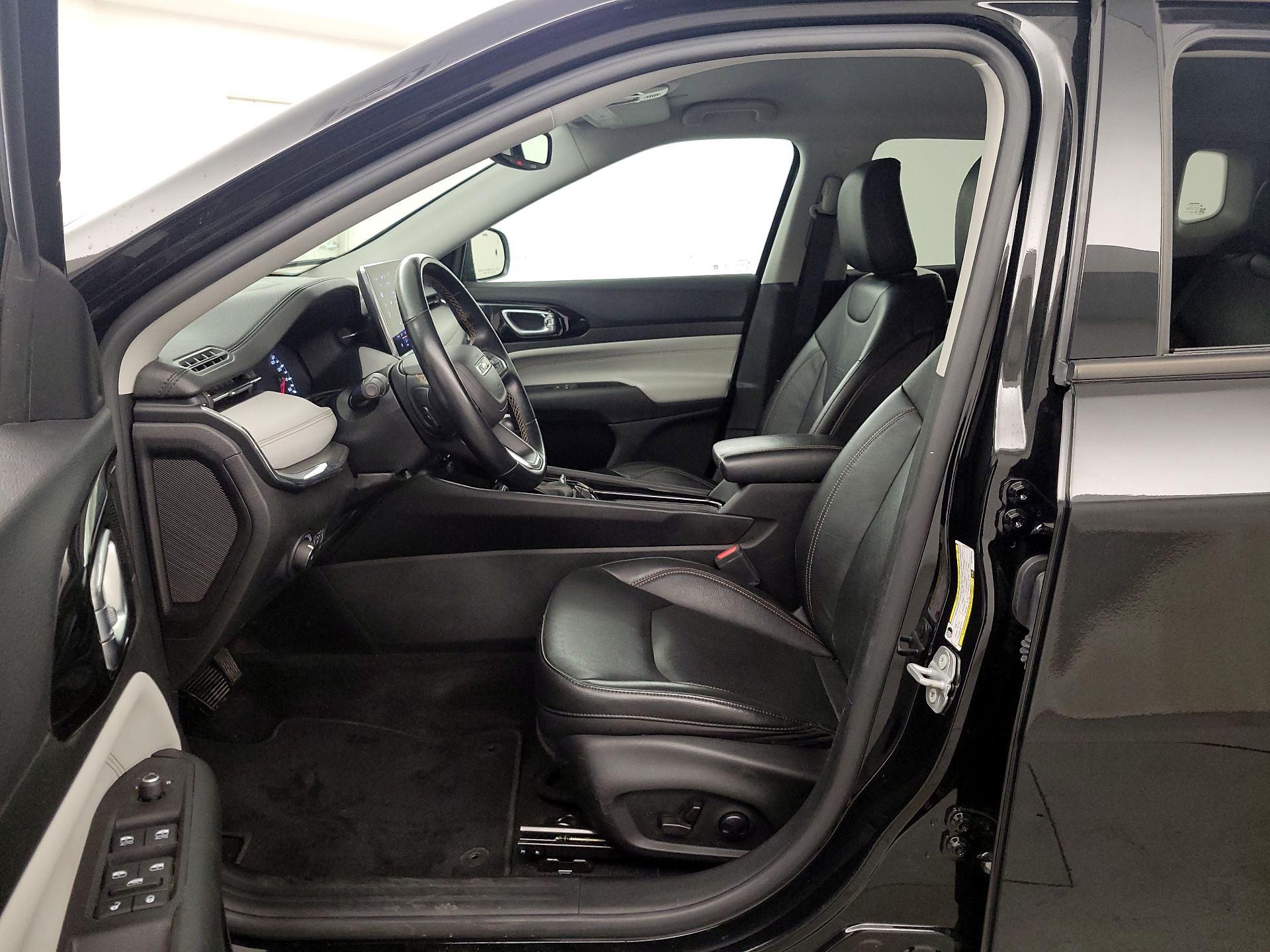 Thumbnail: 2022 Jeep Compass - 11