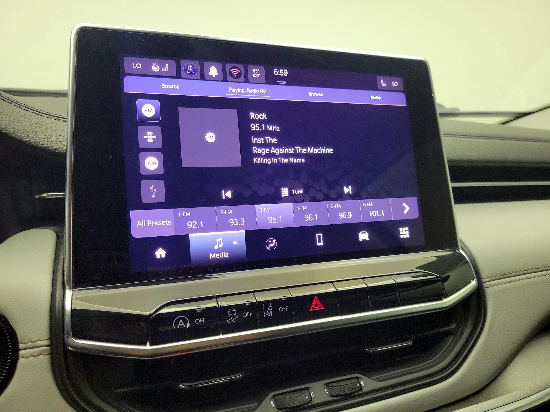 Thumbnail: 2022 Jeep Compass - 15