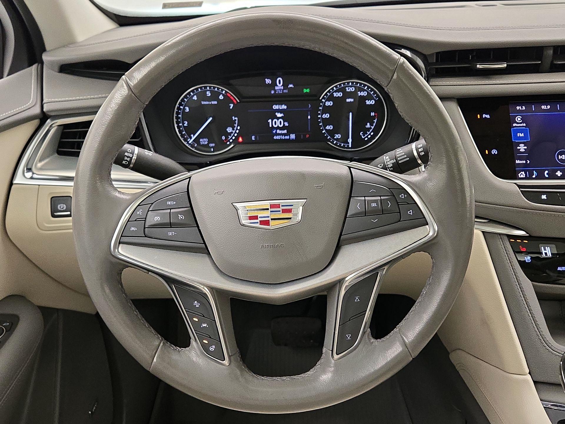 Thumbnail: 2022 Cadillac XT5 - 10