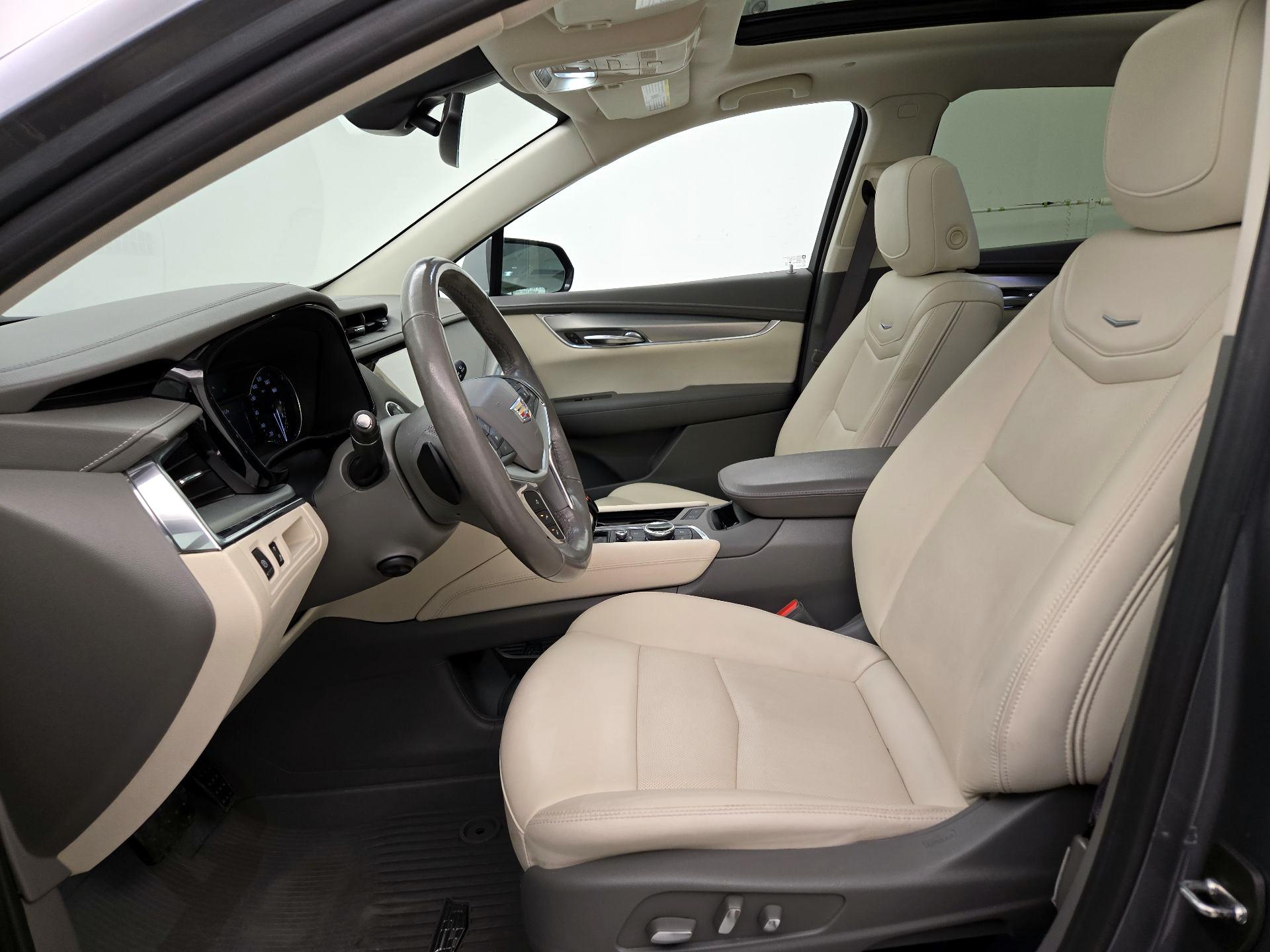 Thumbnail: 2022 Cadillac XT5 - 11