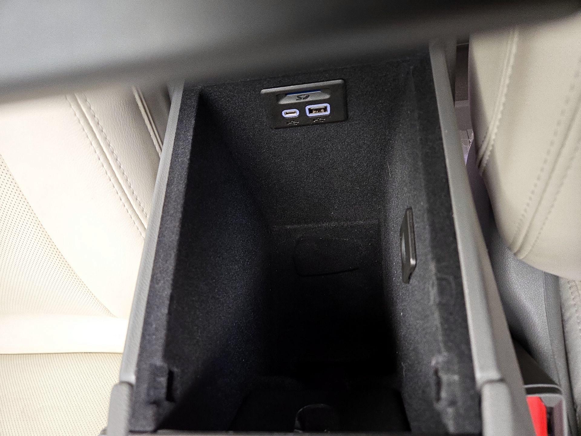 Thumbnail: 2022 Cadillac XT5 - 18