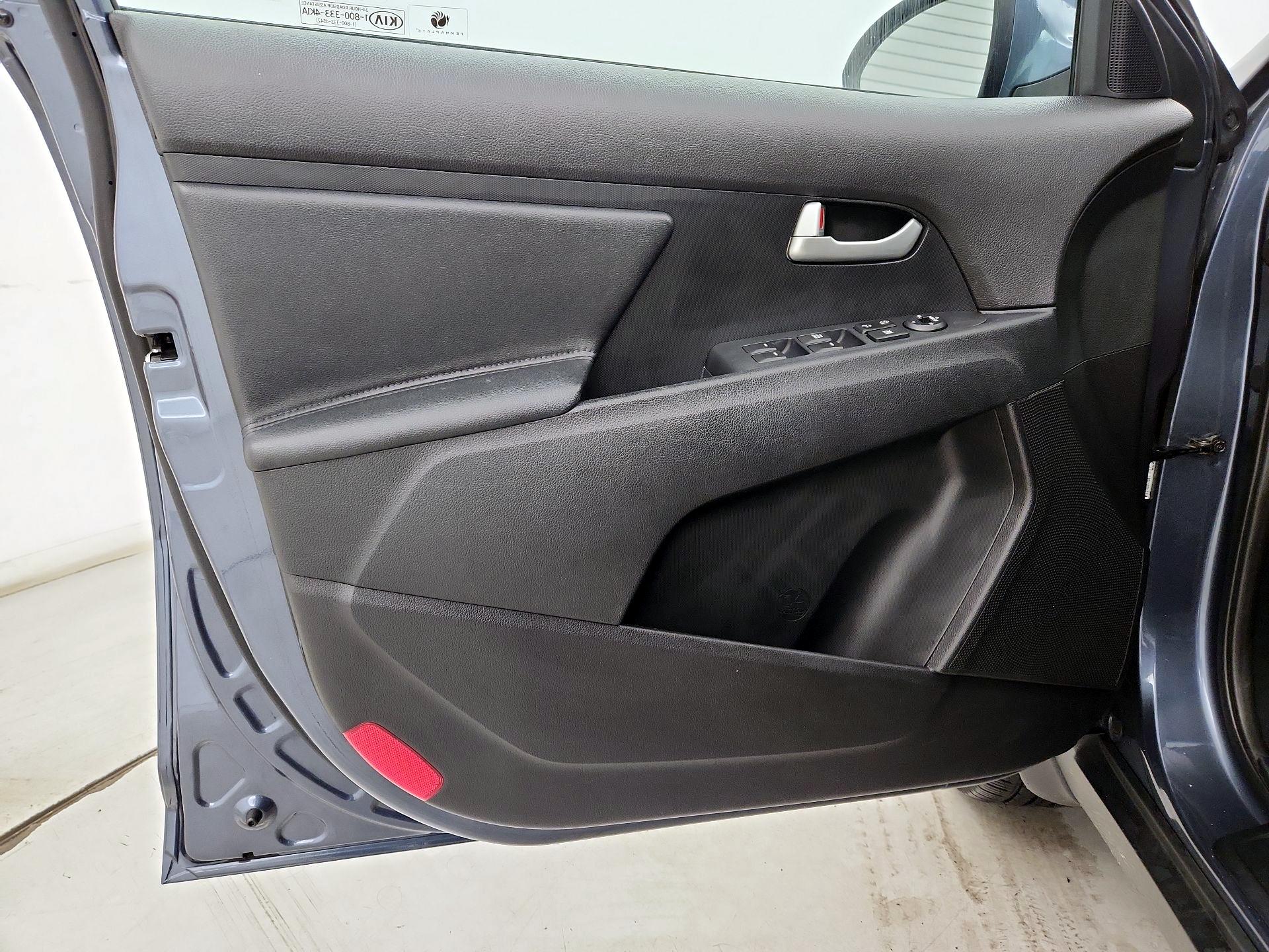 Thumbnail: 2015 Kia Sportage - 12