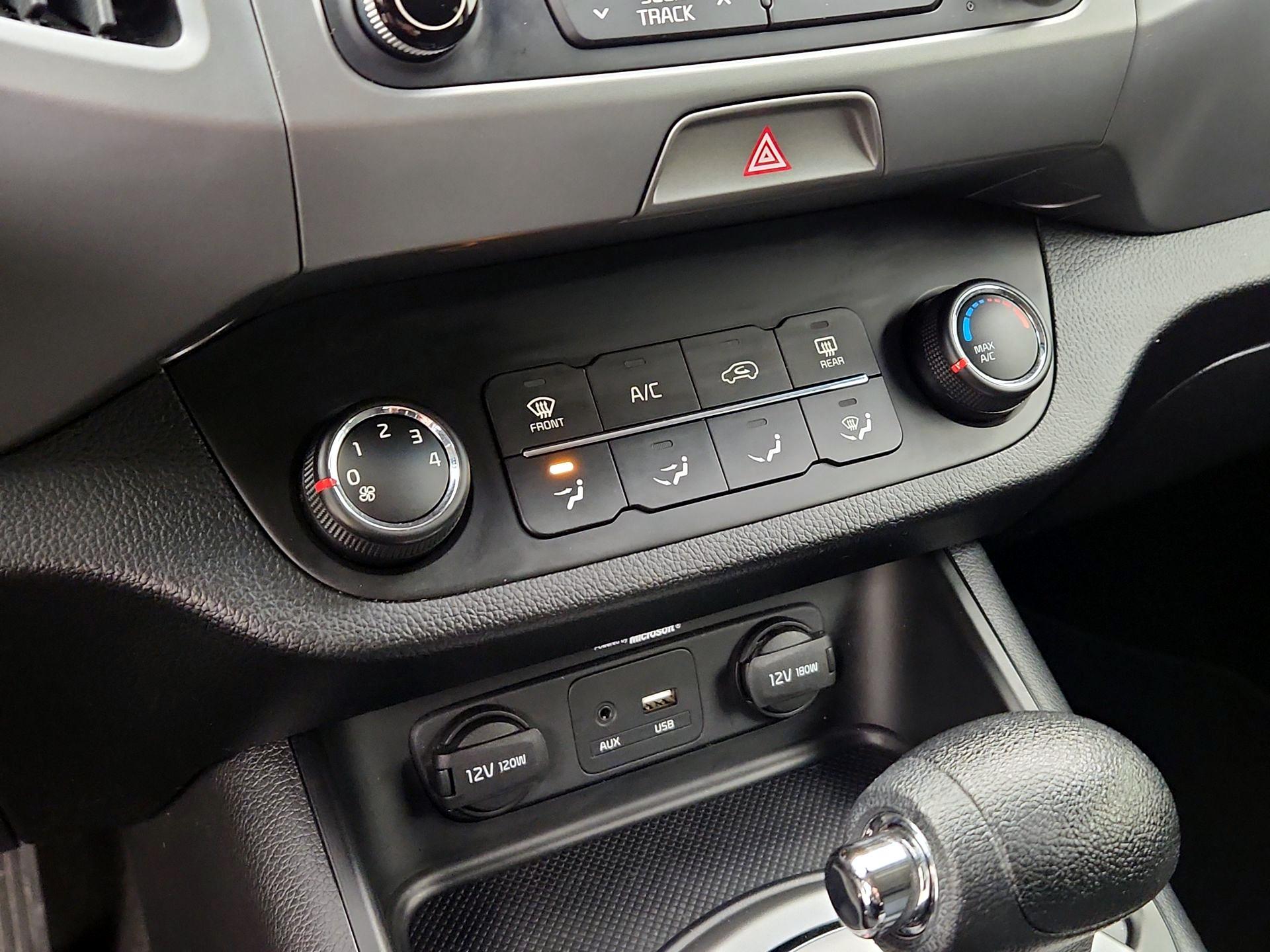 Thumbnail: 2015 Kia Sportage - 16