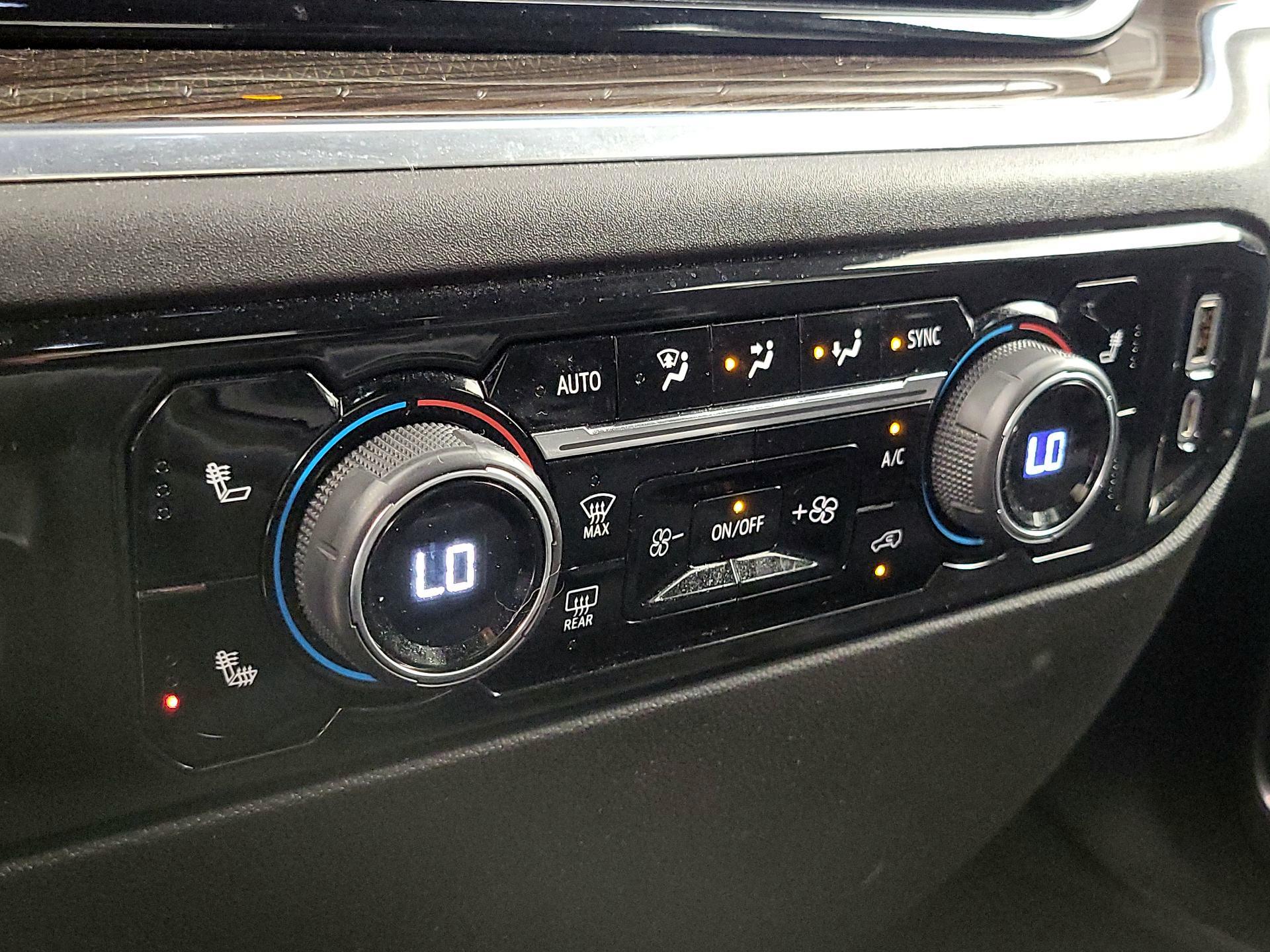 Thumbnail: 2022 Chevrolet Silverado 1500 - 16