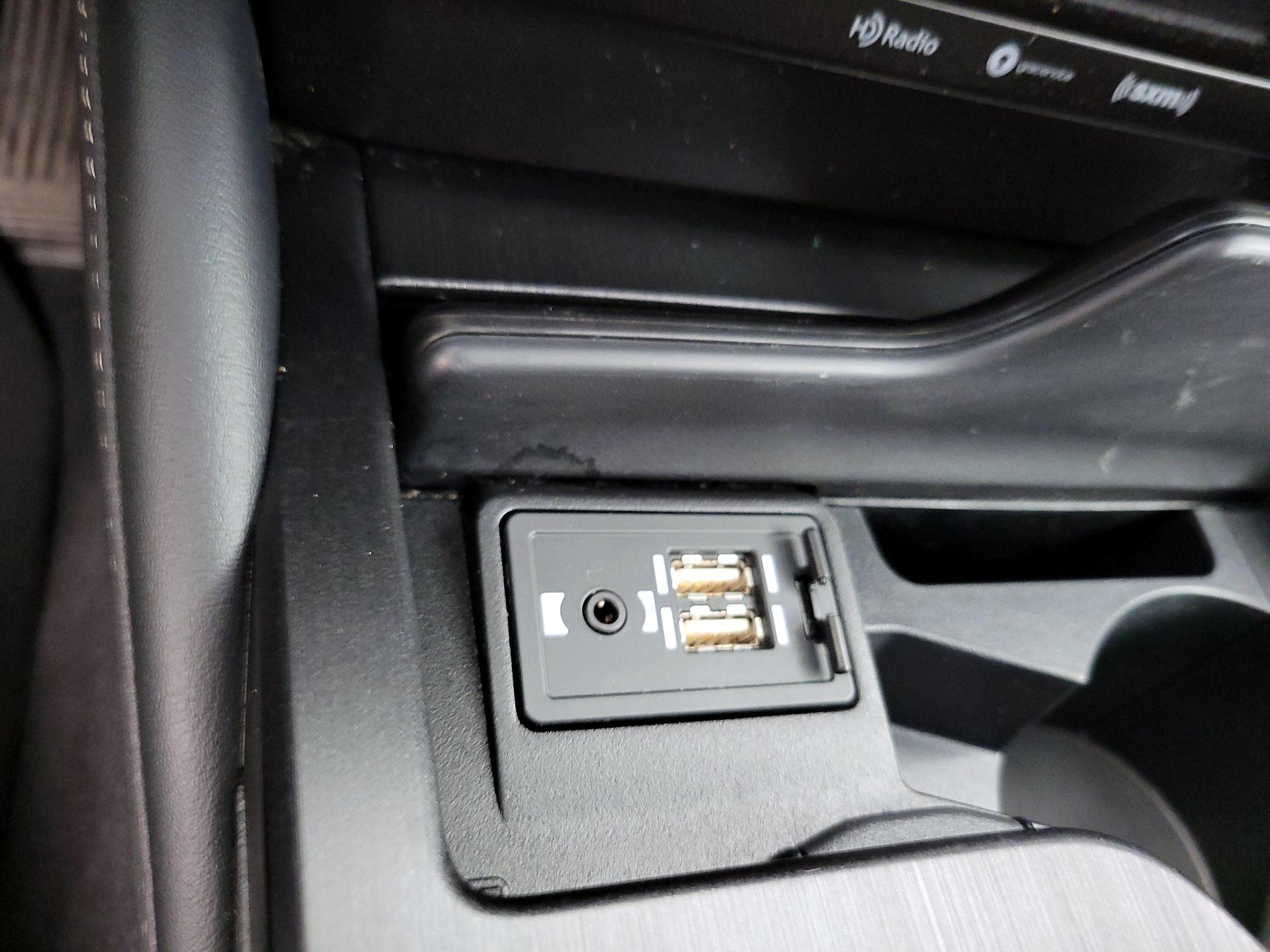 Thumbnail: 2020 Lexus ES - 18