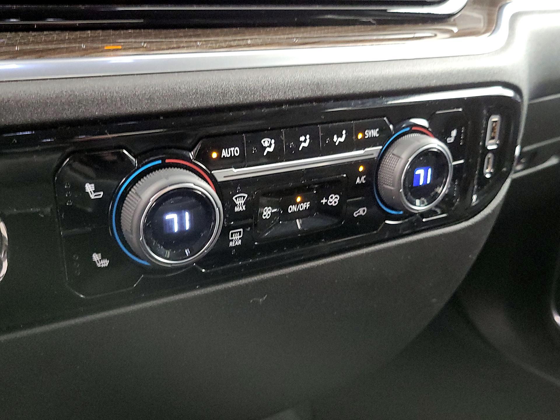 Thumbnail: 2022 Chevrolet Silverado 1500 - 16