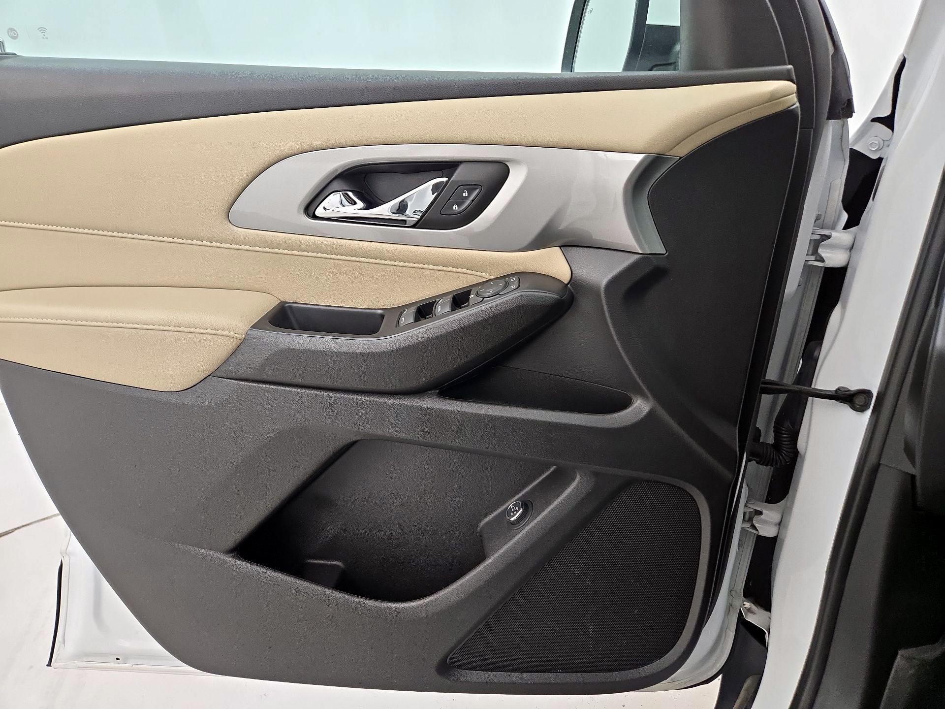 Thumbnail: 2022 Chevrolet Traverse - 12