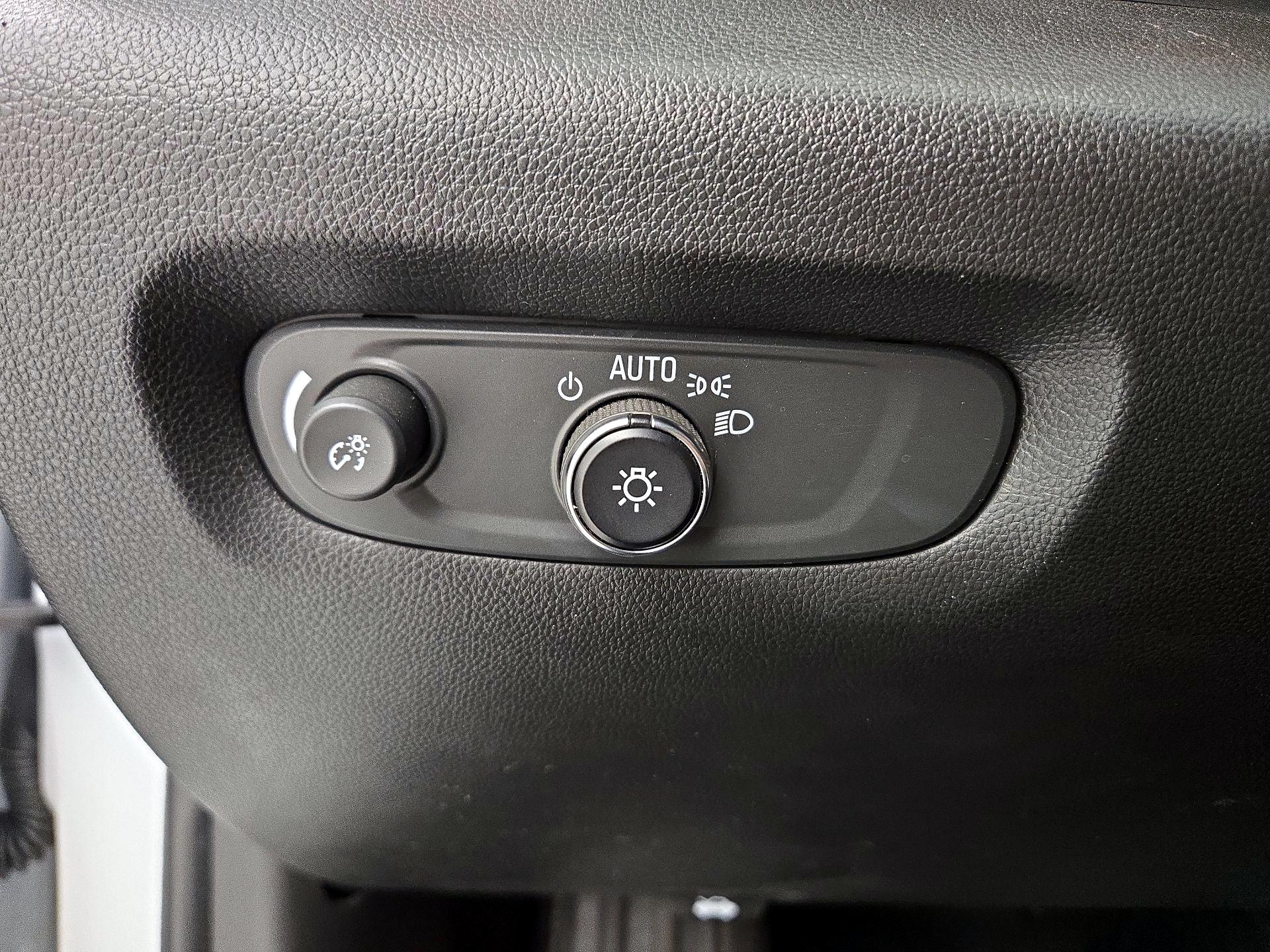 Thumbnail: 2022 Chevrolet Traverse - 13