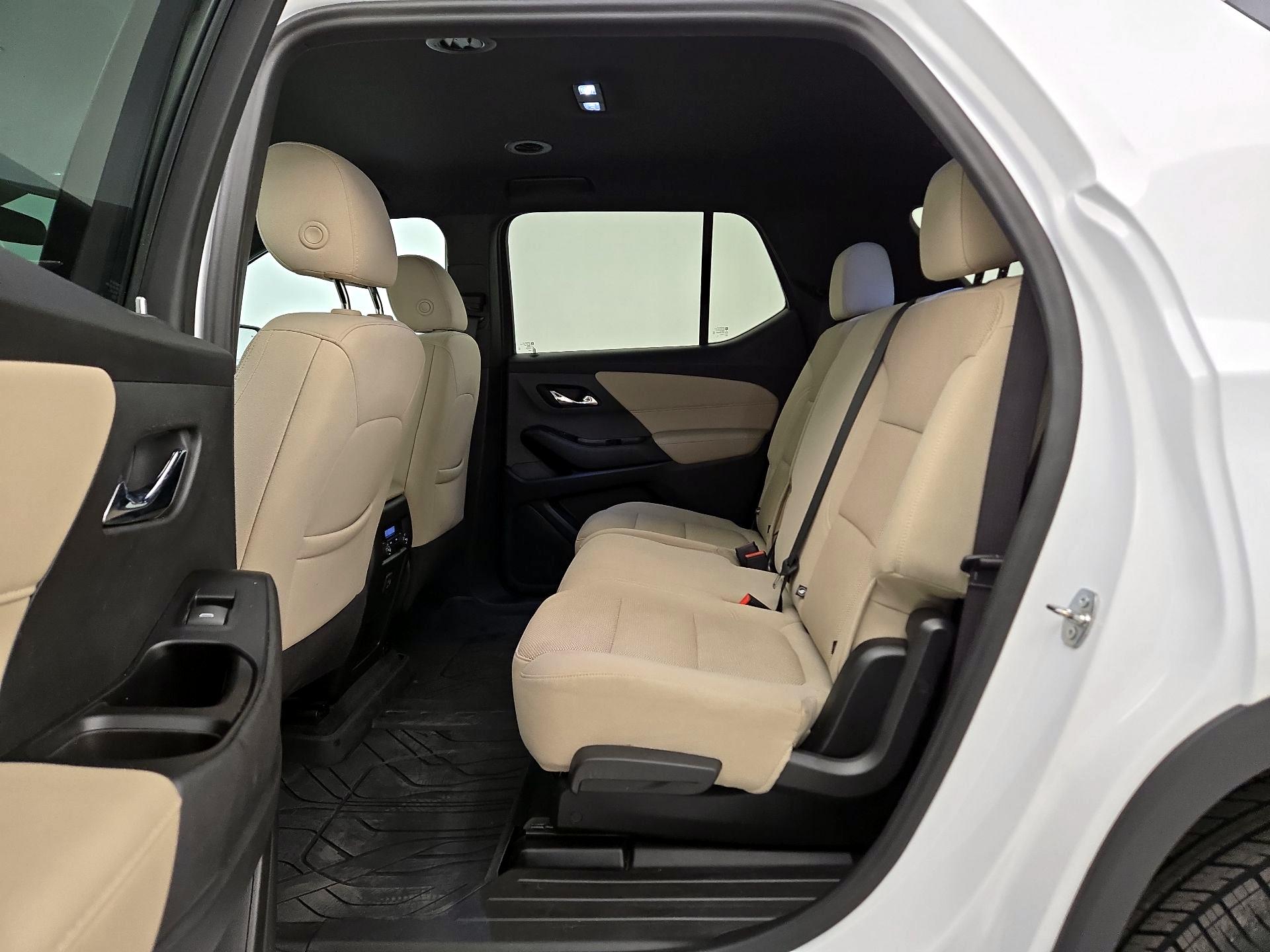 Thumbnail: 2022 Chevrolet Traverse - 19