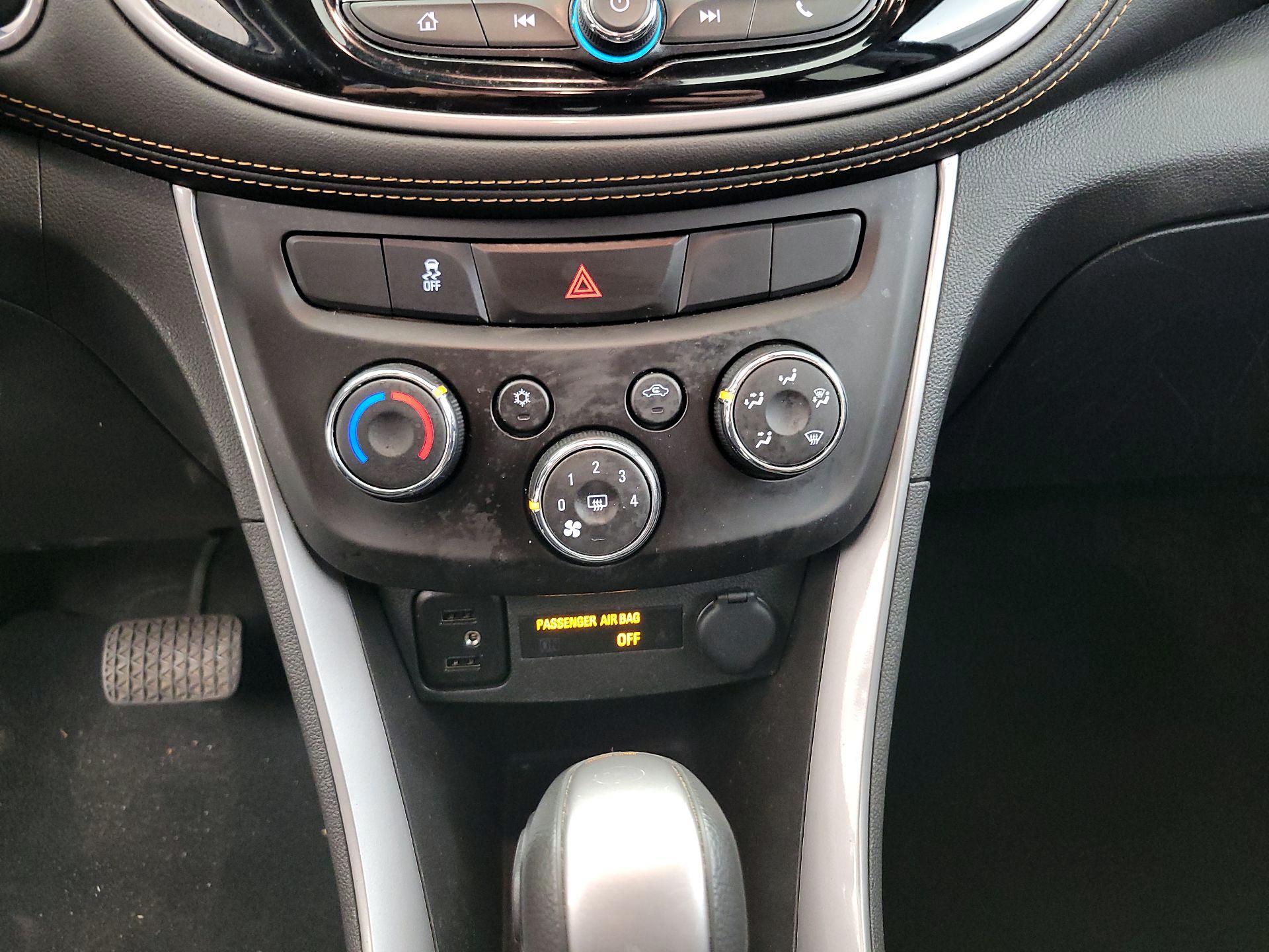 Thumbnail: 2022 Chevrolet Trax - 16