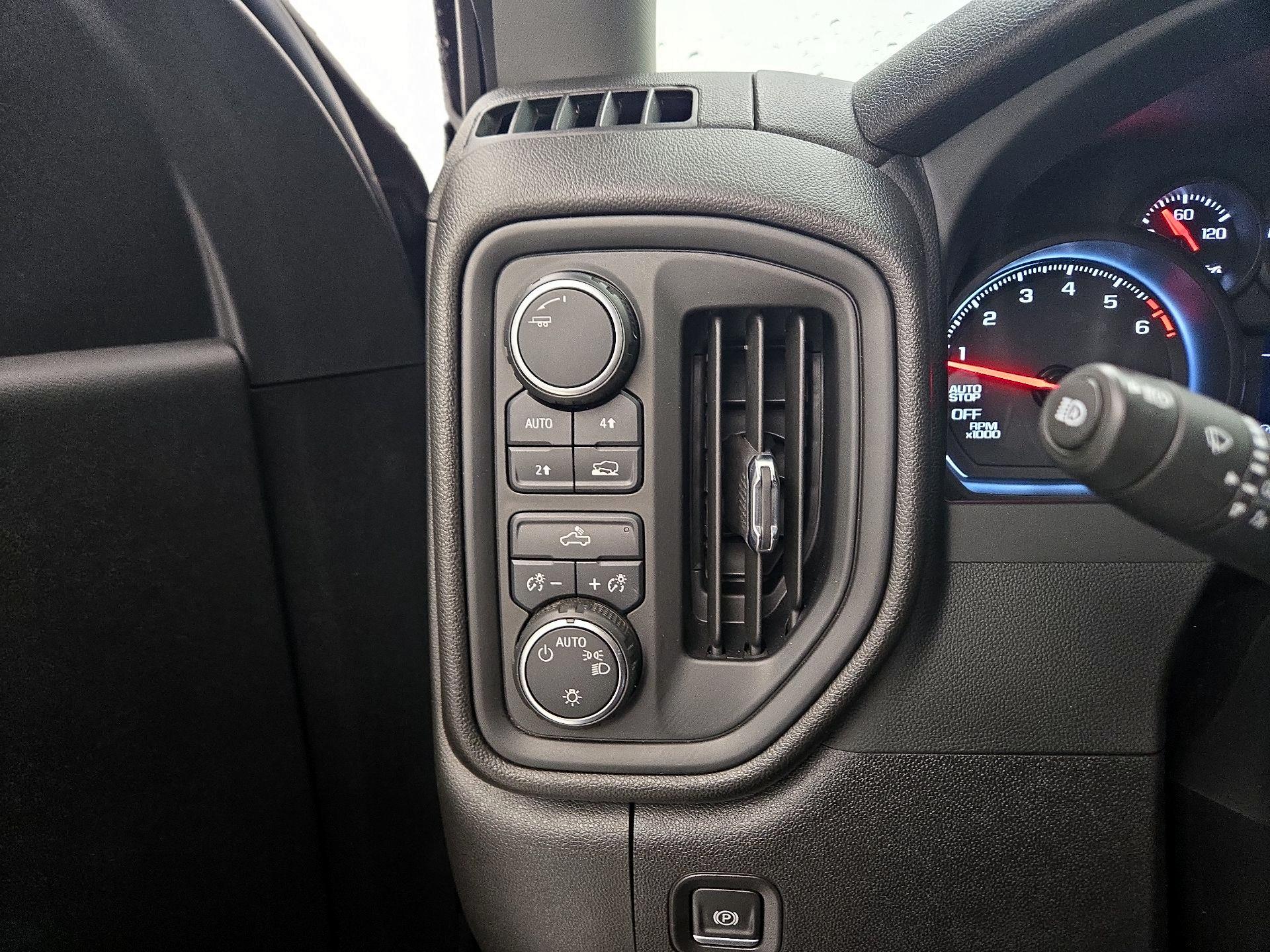 Thumbnail: 2022 Chevrolet Silverado 1500 - 13