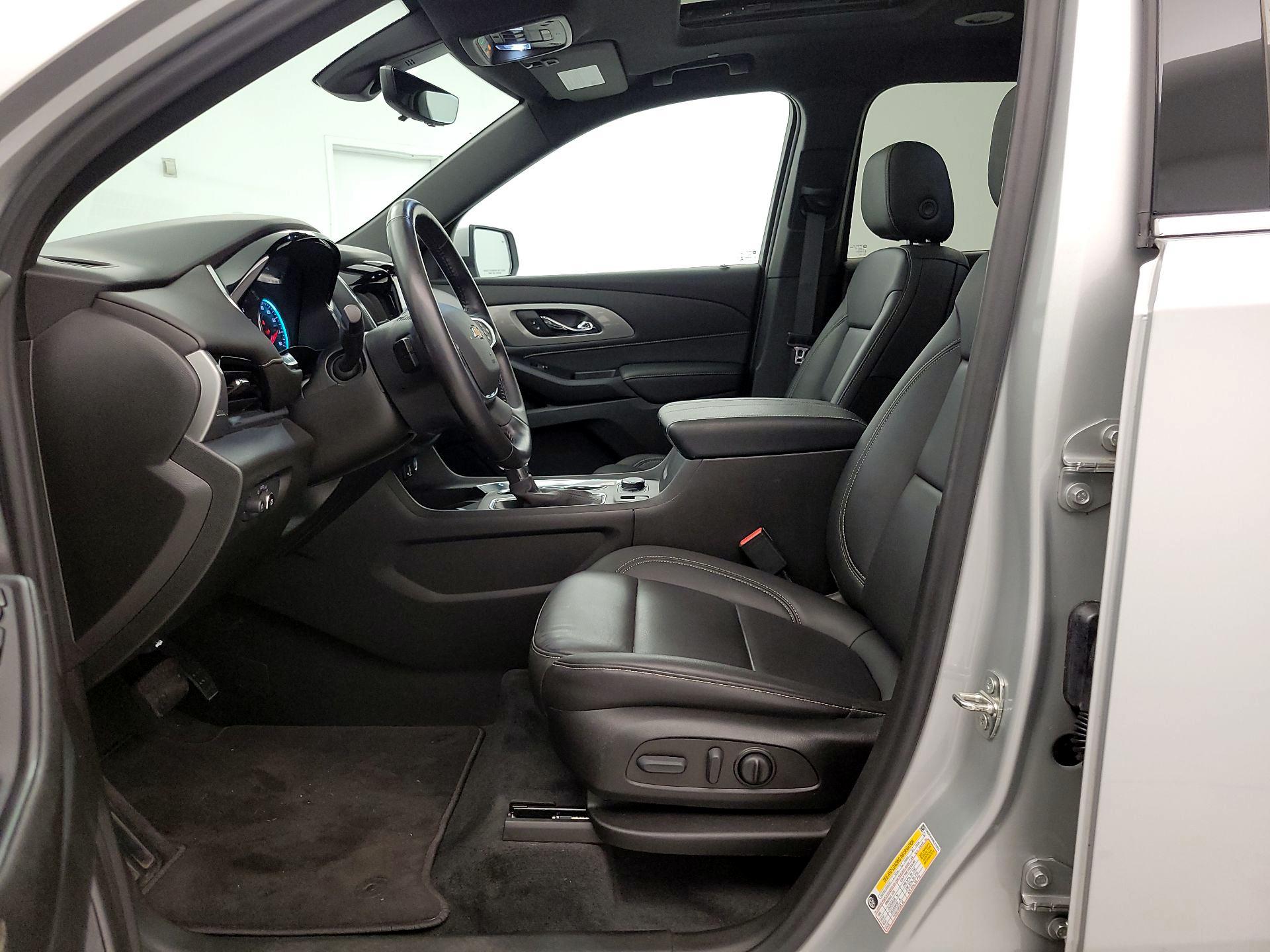 Thumbnail: 2022 Chevrolet Traverse - 11