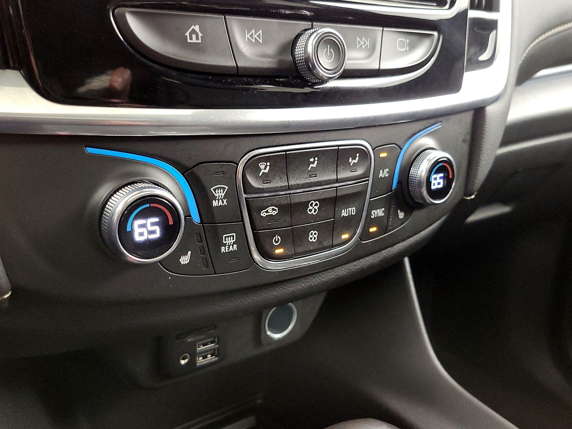 Thumbnail: 2022 Chevrolet Traverse - 17