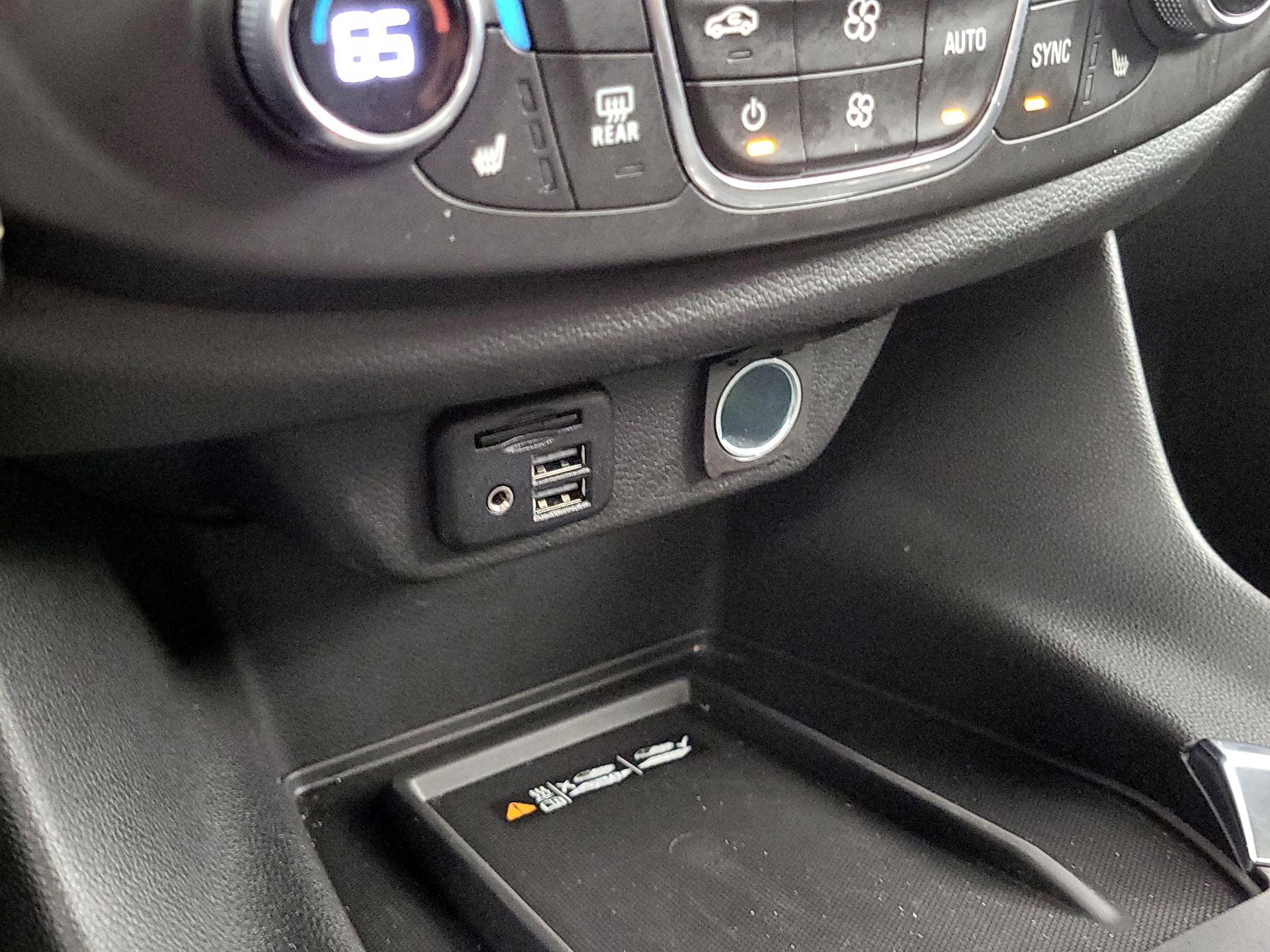 Thumbnail: 2022 Chevrolet Traverse - 19