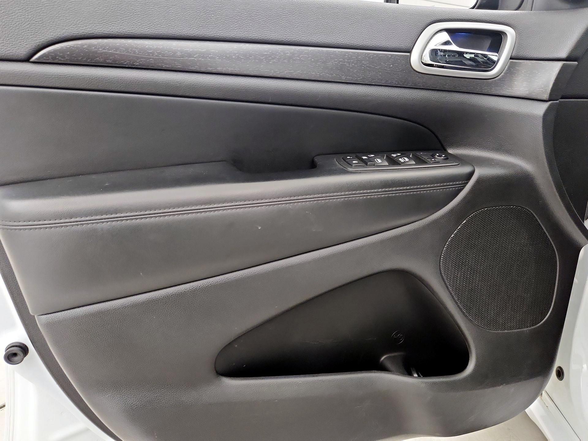 Thumbnail: 2018 Jeep Grand Cherokee - 12