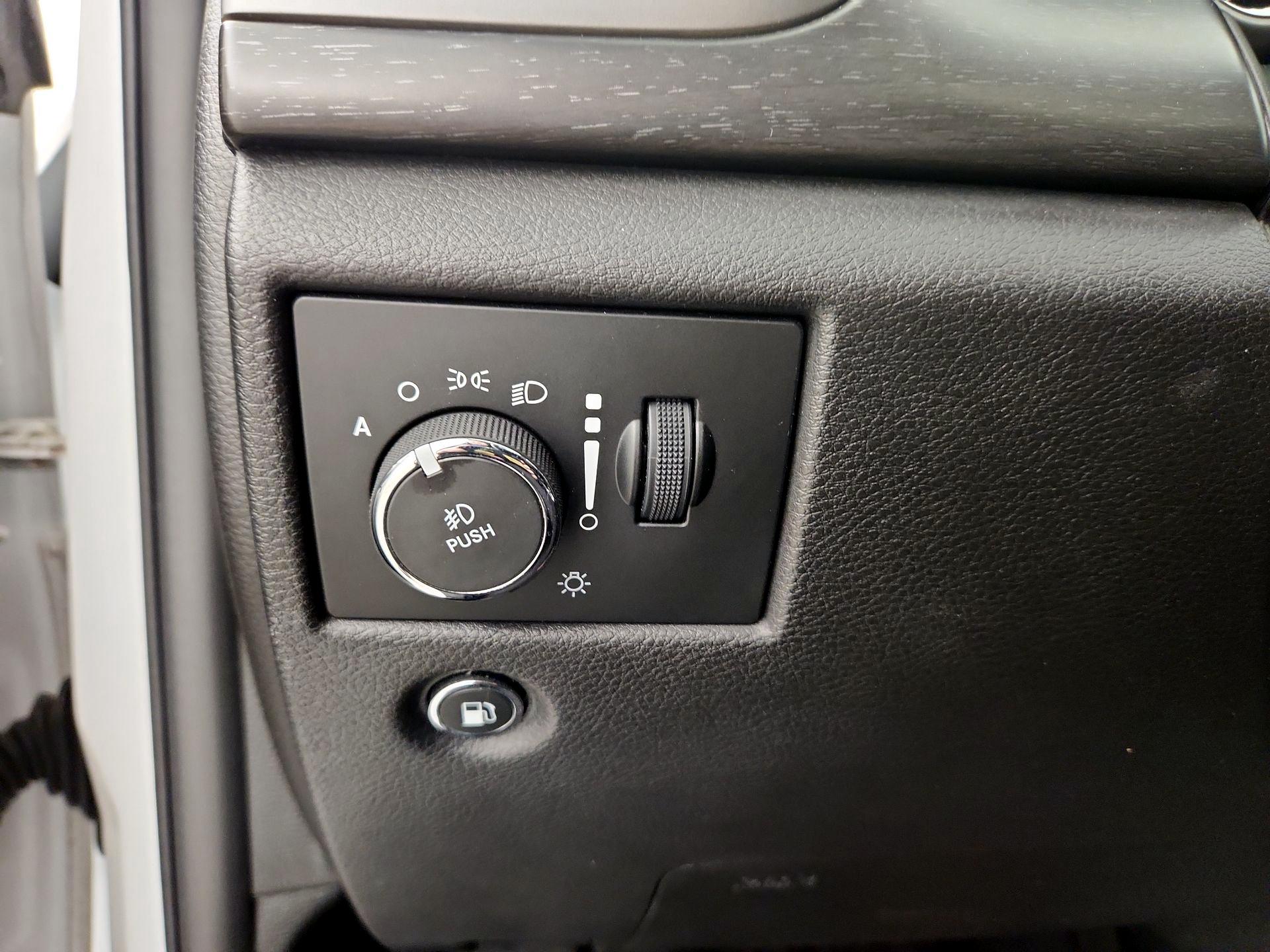 Thumbnail: 2018 Jeep Grand Cherokee - 13