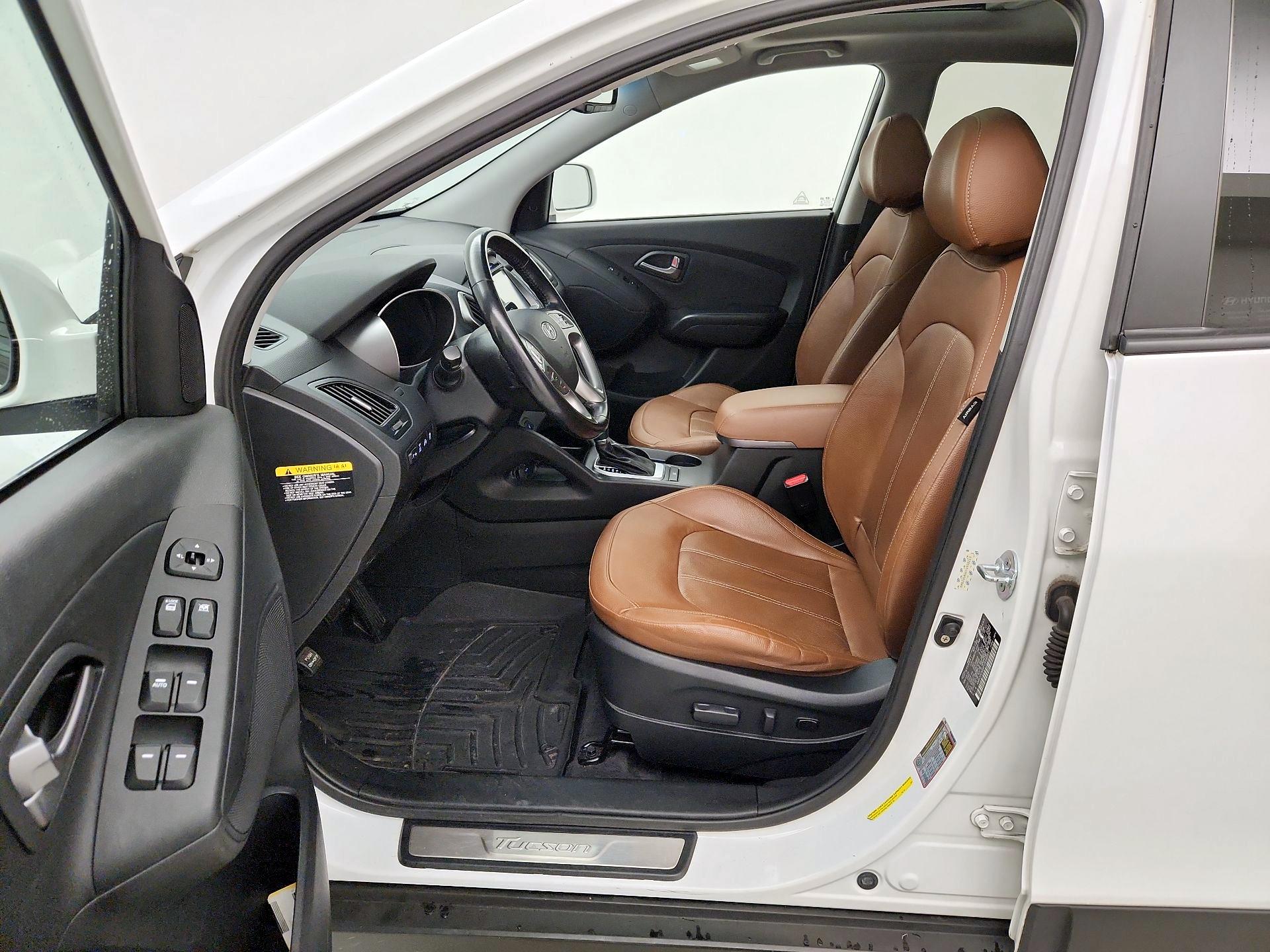 Thumbnail: 2015 Hyundai Tucson - 11