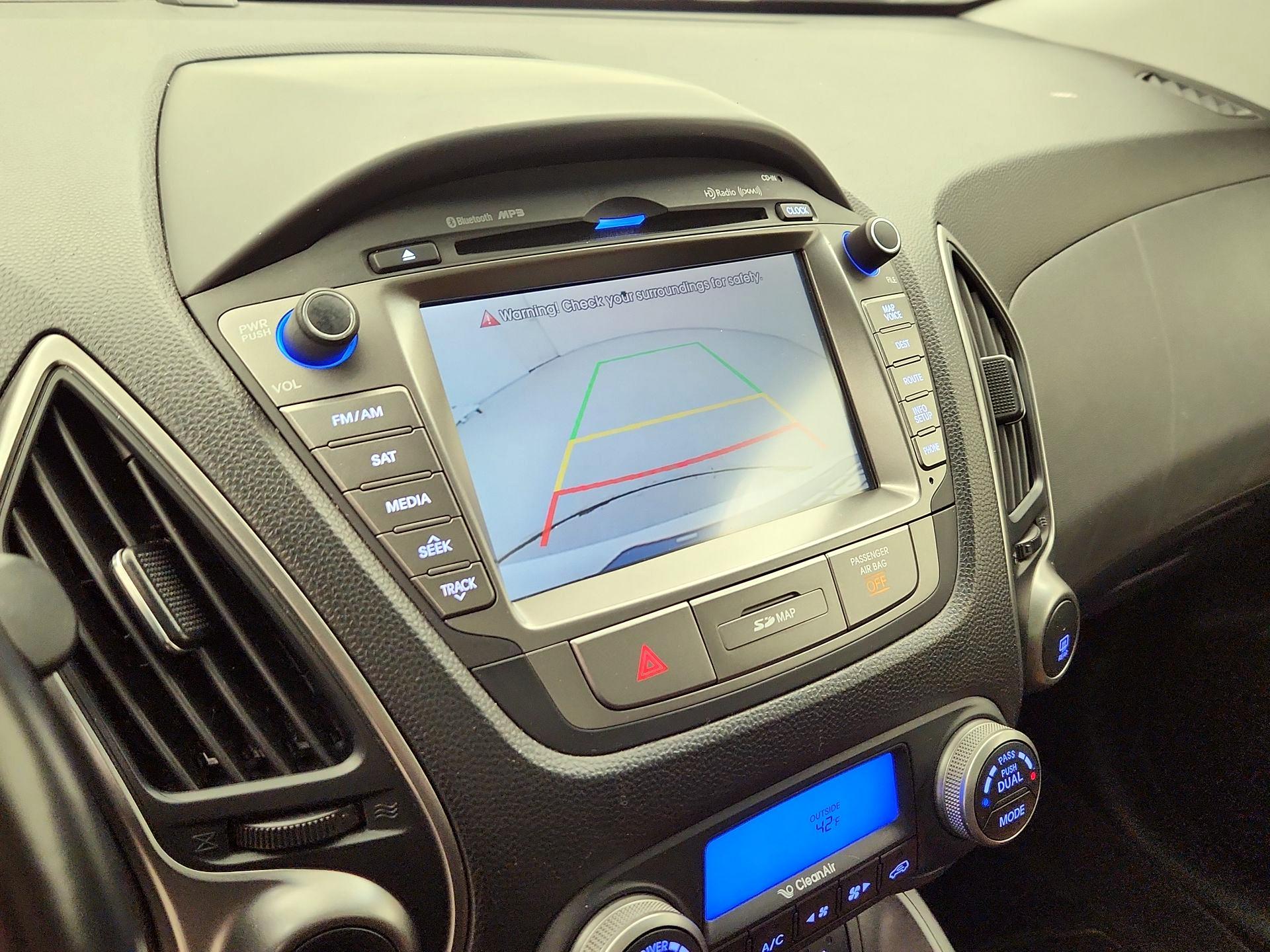 Thumbnail: 2015 Hyundai Tucson - 15