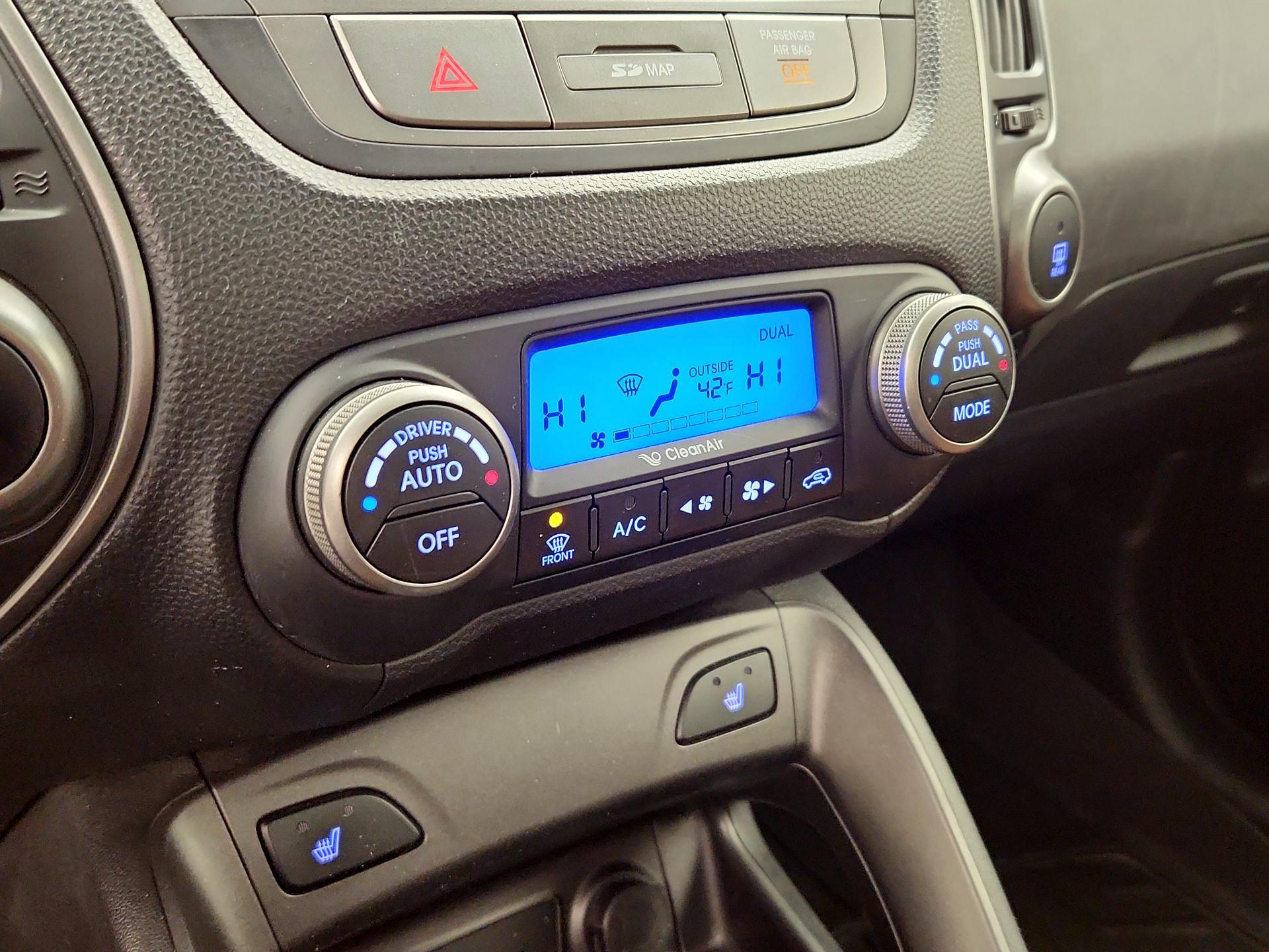 Thumbnail: 2015 Hyundai Tucson - 17