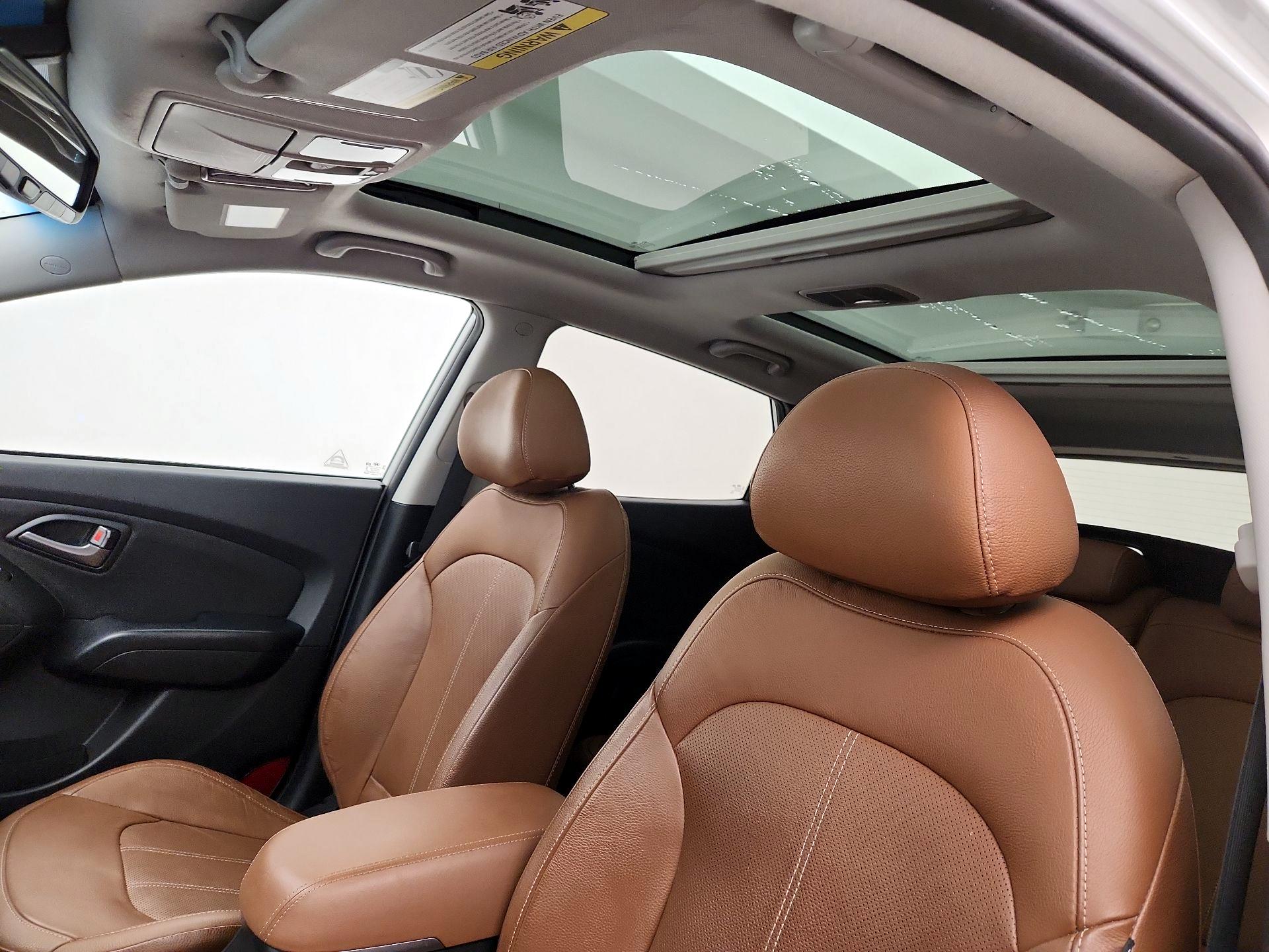 Thumbnail: 2015 Hyundai Tucson - 20