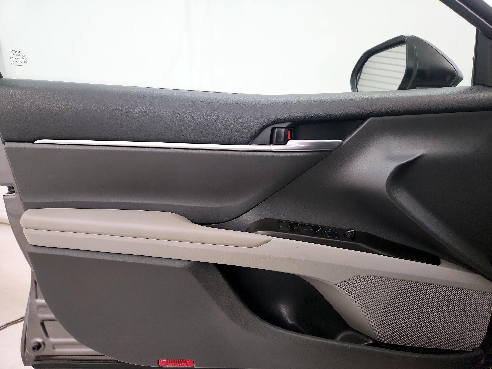 Thumbnail: 2021 Toyota Camry - 12