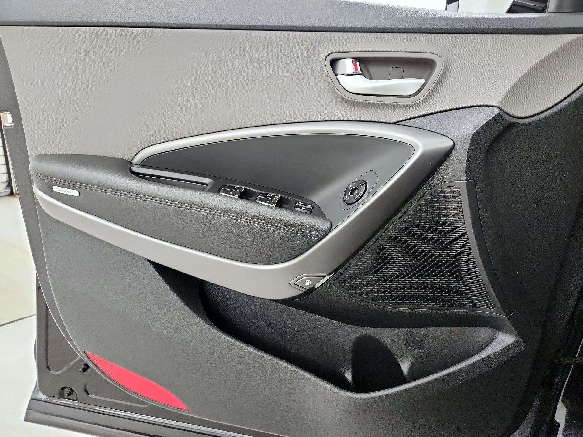 Thumbnail: 2018 Hyundai Santa Fe - 12