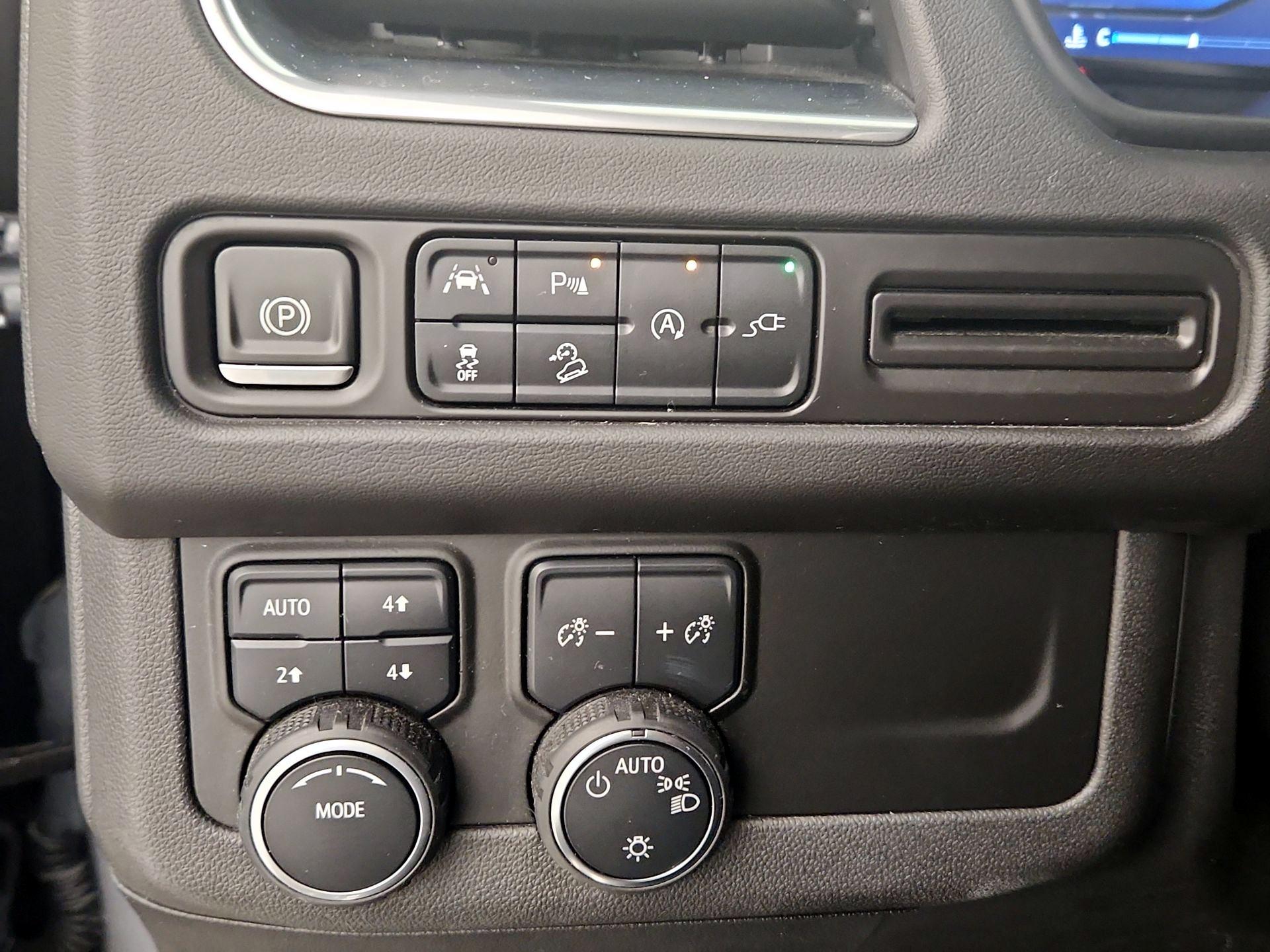 Thumbnail: 2022 Chevrolet Suburban - 13