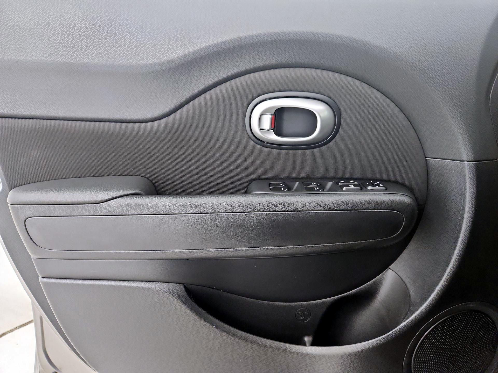 Thumbnail: 2016 Kia Soul - 12