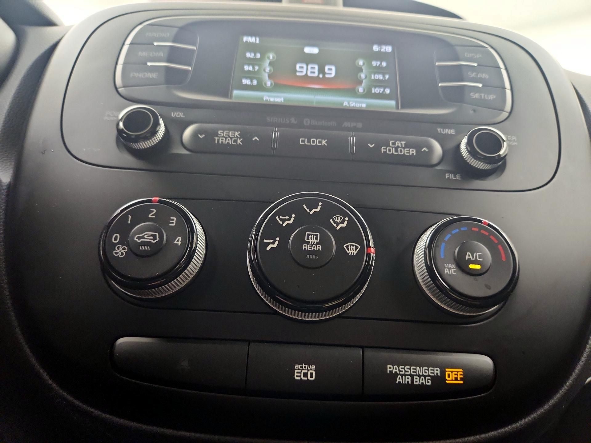 Thumbnail: 2016 Kia Soul - 16