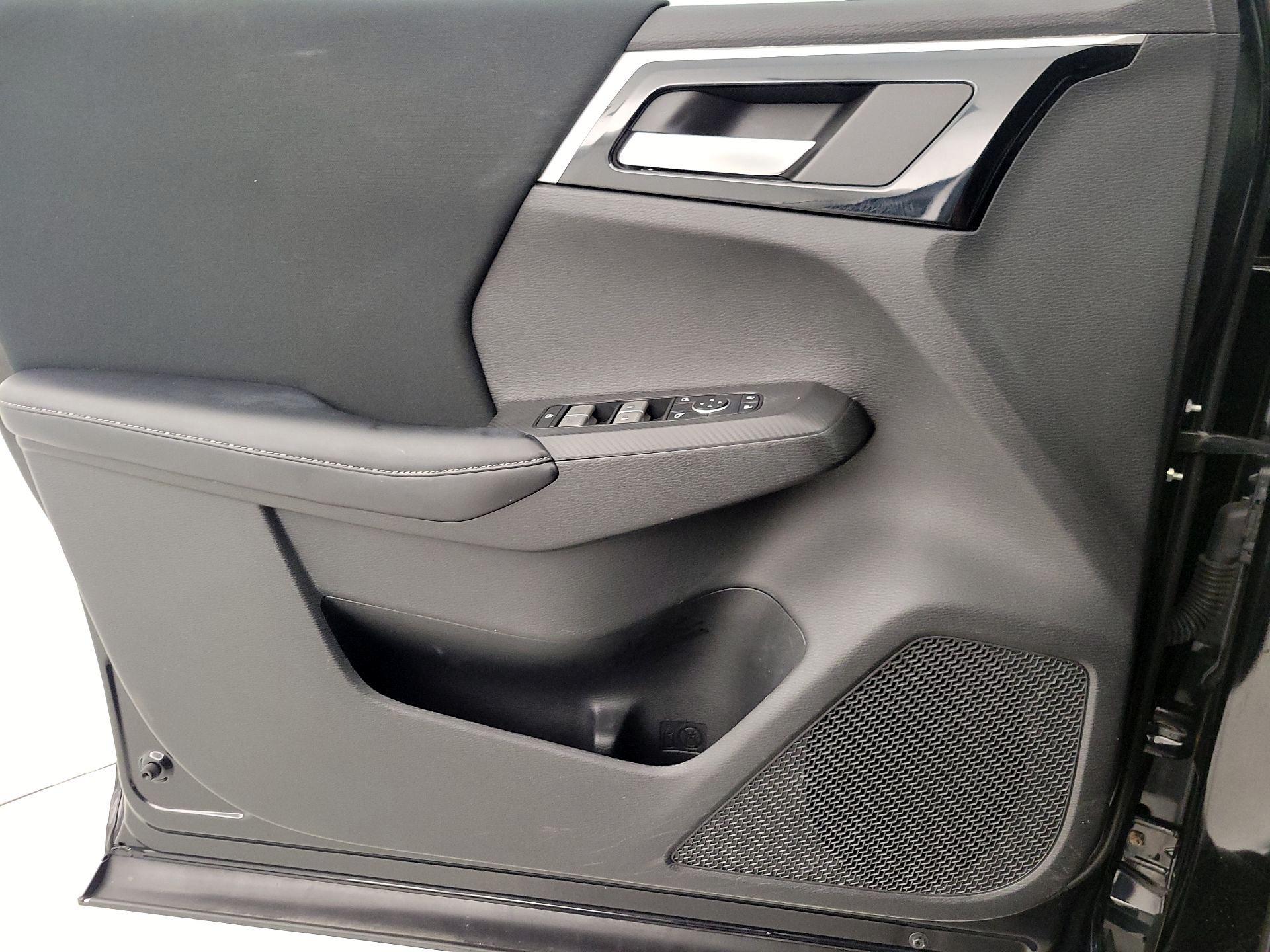 Thumbnail: 2022 Mitsubishi Outlander - 12