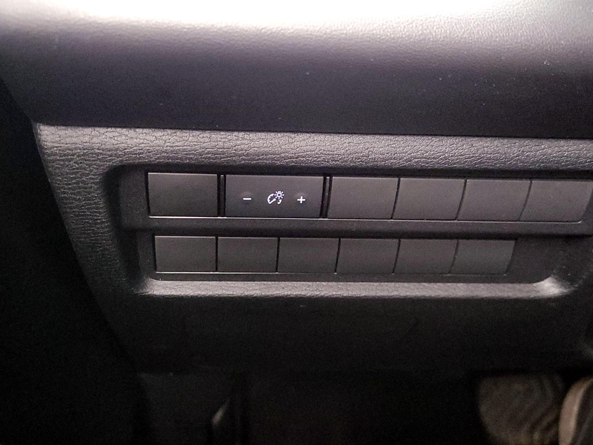 Thumbnail: 2022 Mitsubishi Outlander - 13