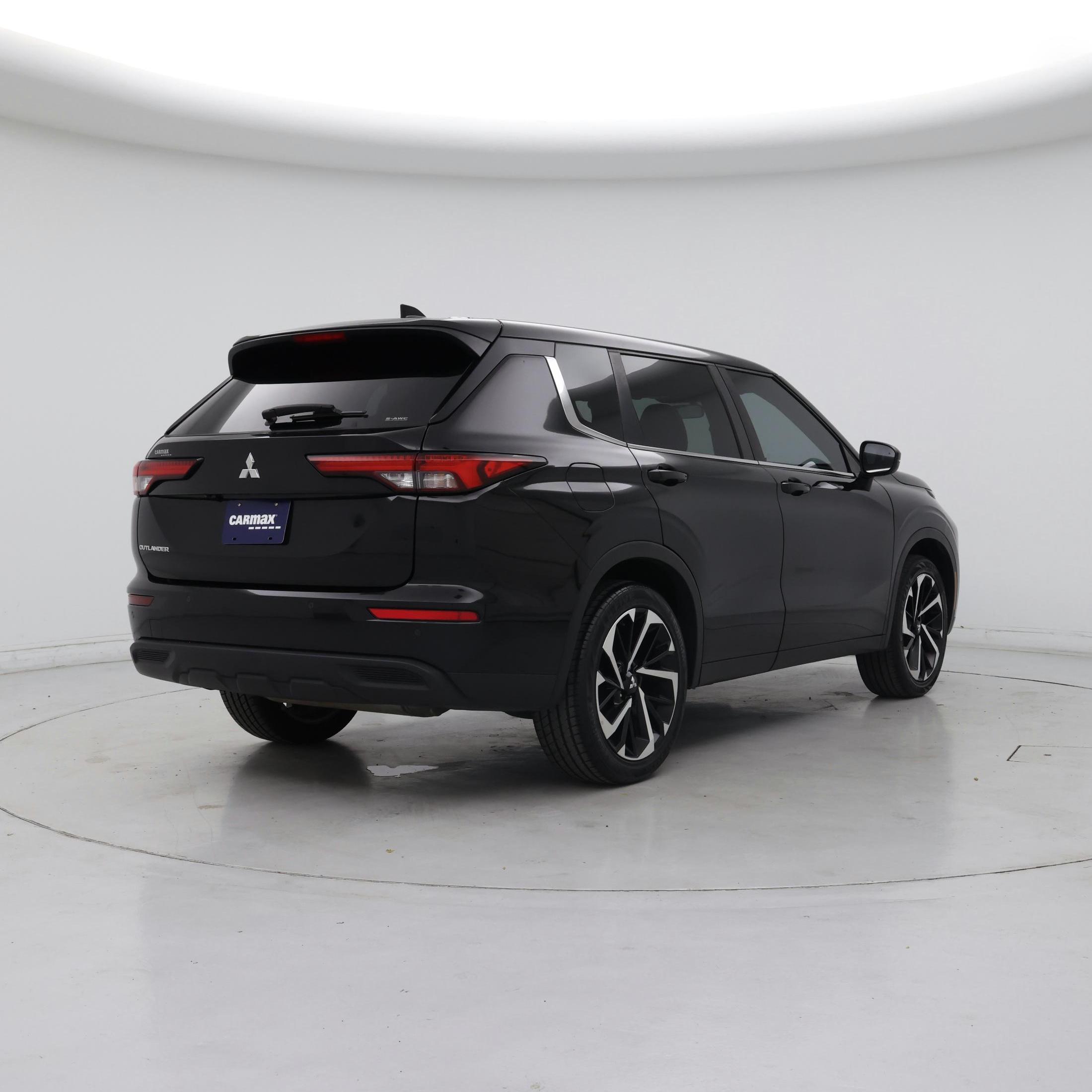 Thumbnail: 2022 Mitsubishi Outlander - 8