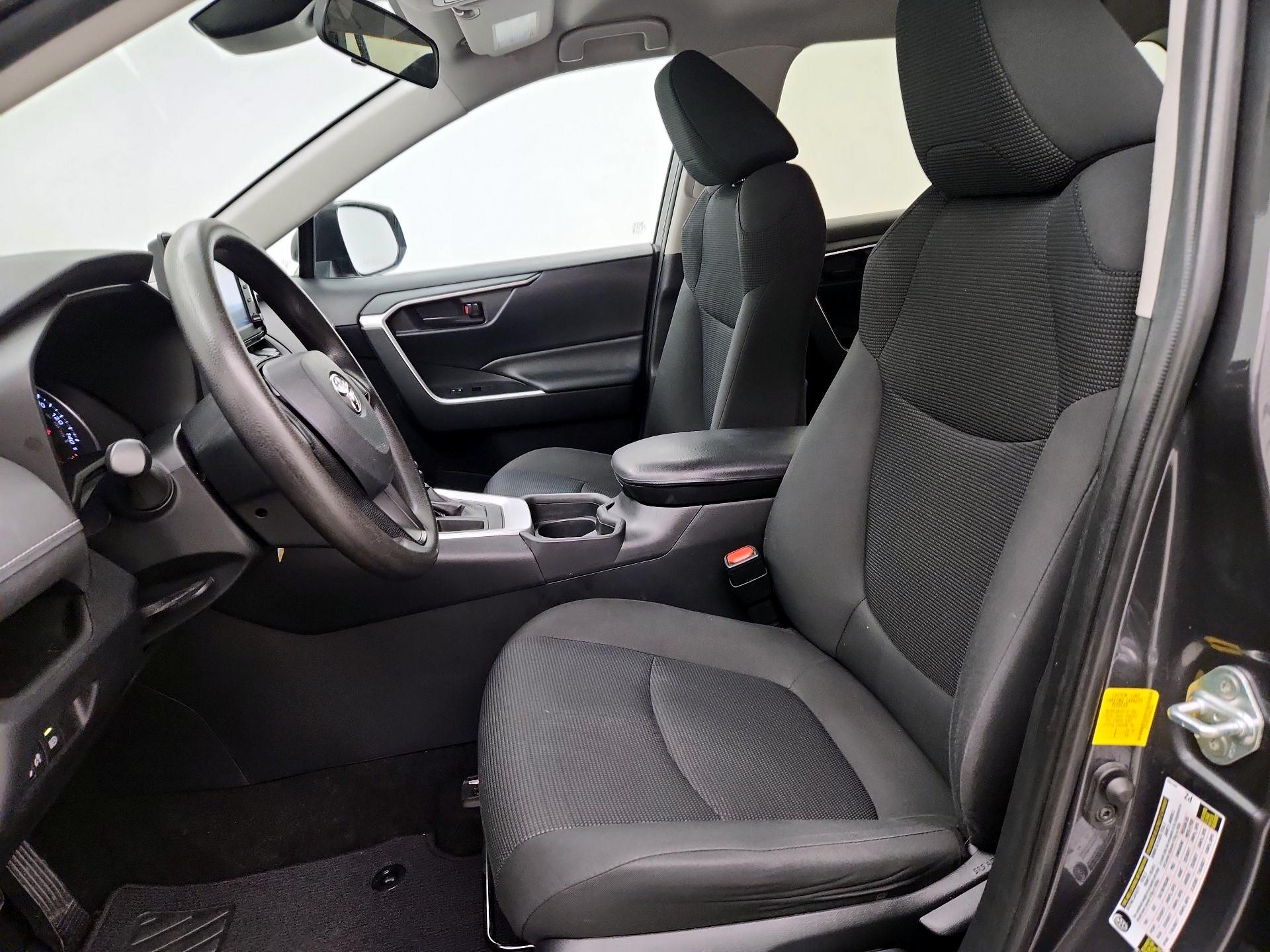 Thumbnail: 2019 Toyota RAV4 - 11