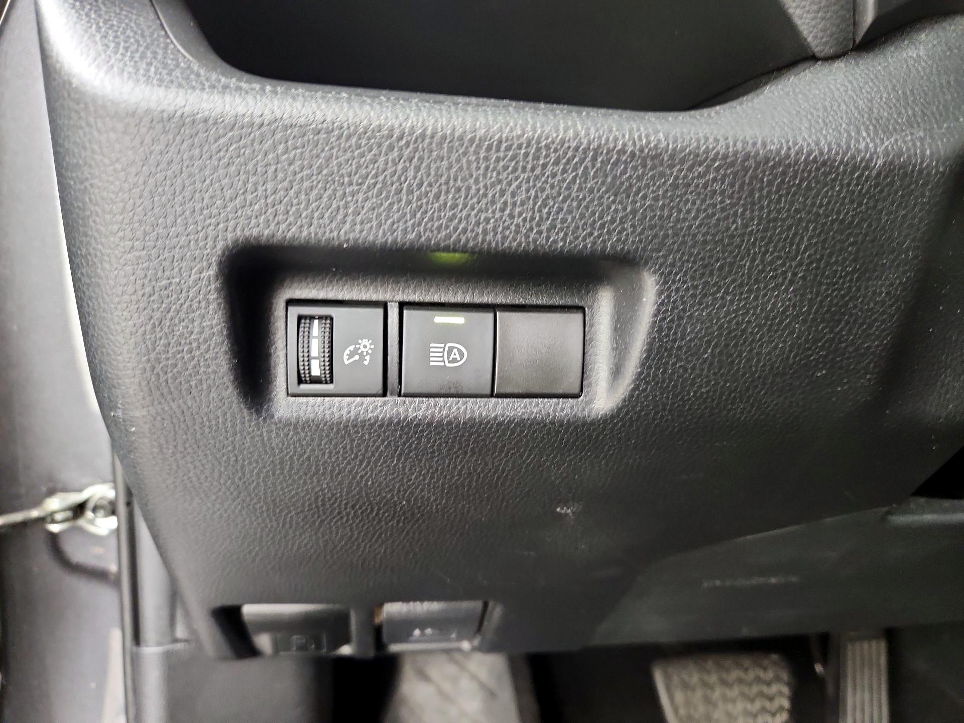 Thumbnail: 2019 Toyota RAV4 - 13