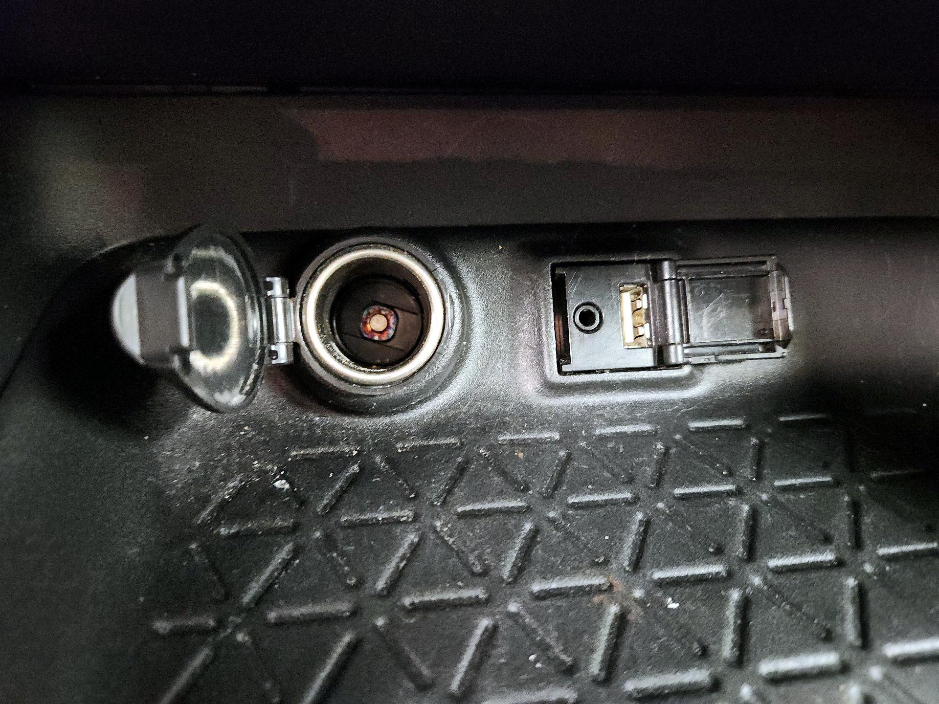 Thumbnail: 2019 Toyota RAV4 - 18