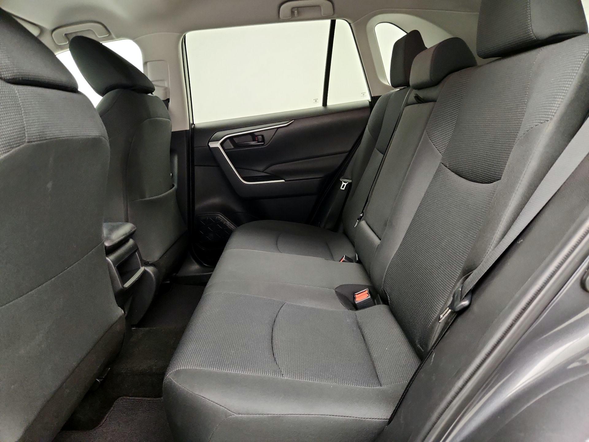 Thumbnail: 2019 Toyota RAV4 - 19