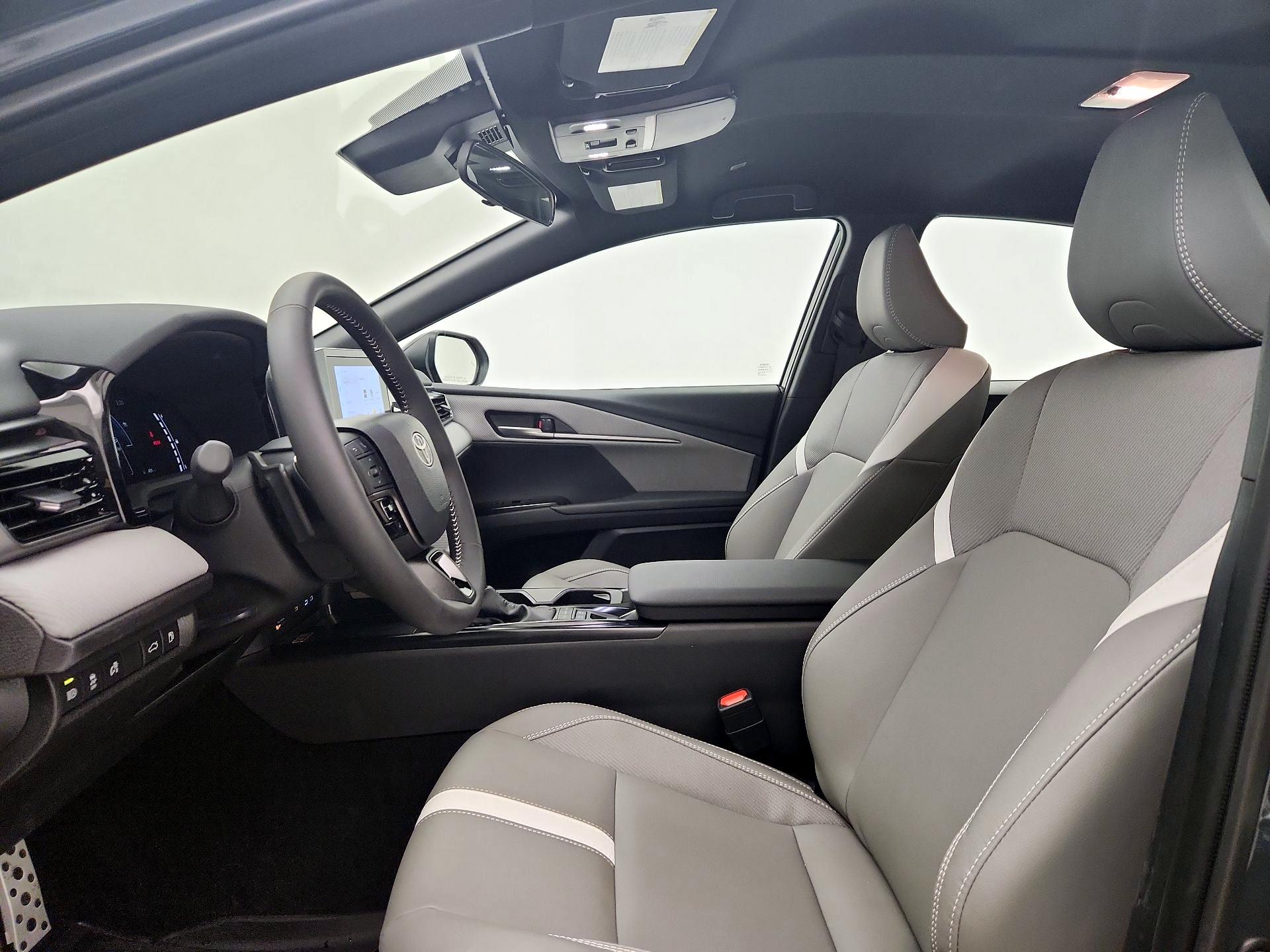 Thumbnail: 2025 Toyota Camry - 11