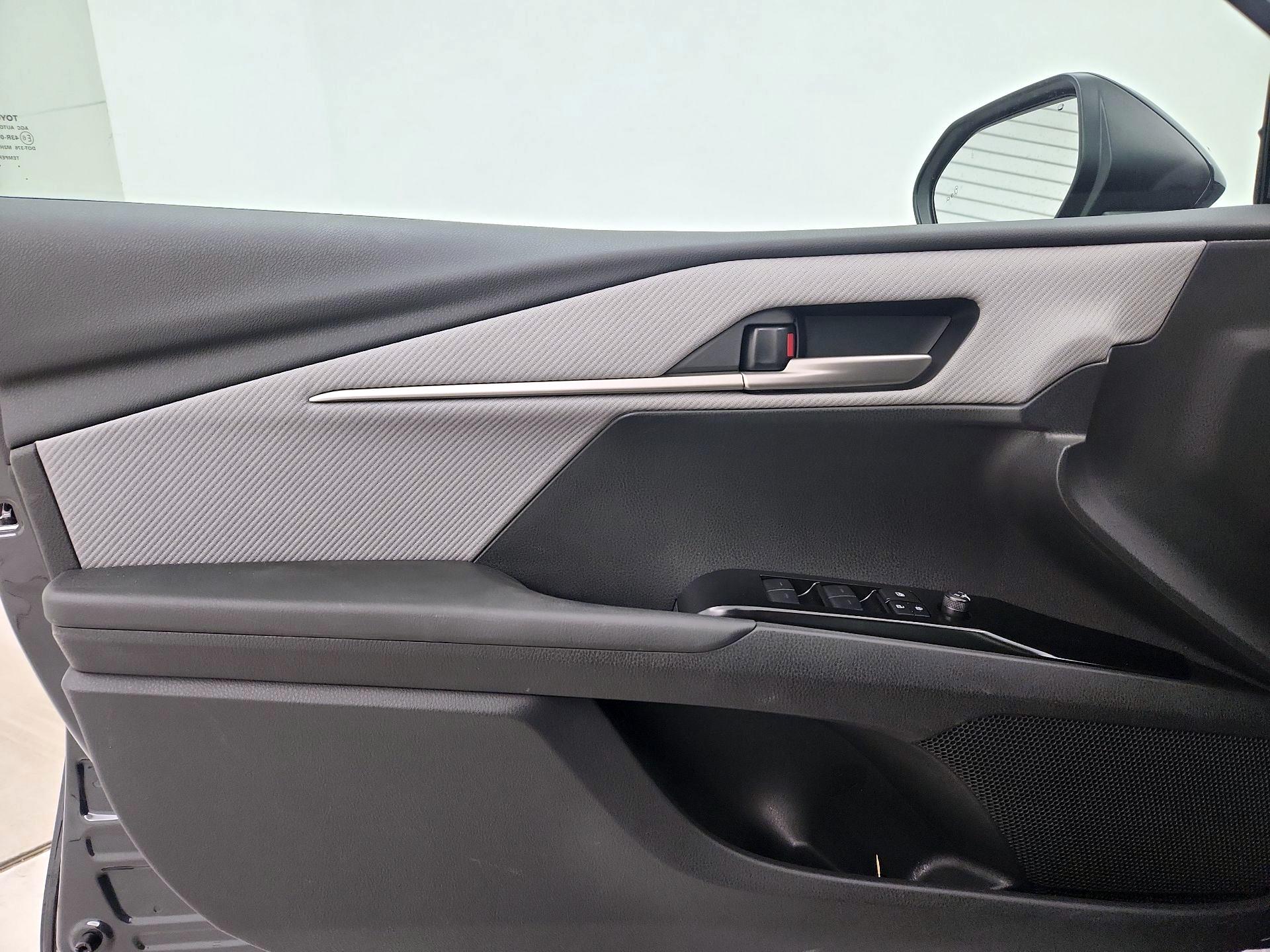 Thumbnail: 2025 Toyota Camry - 12