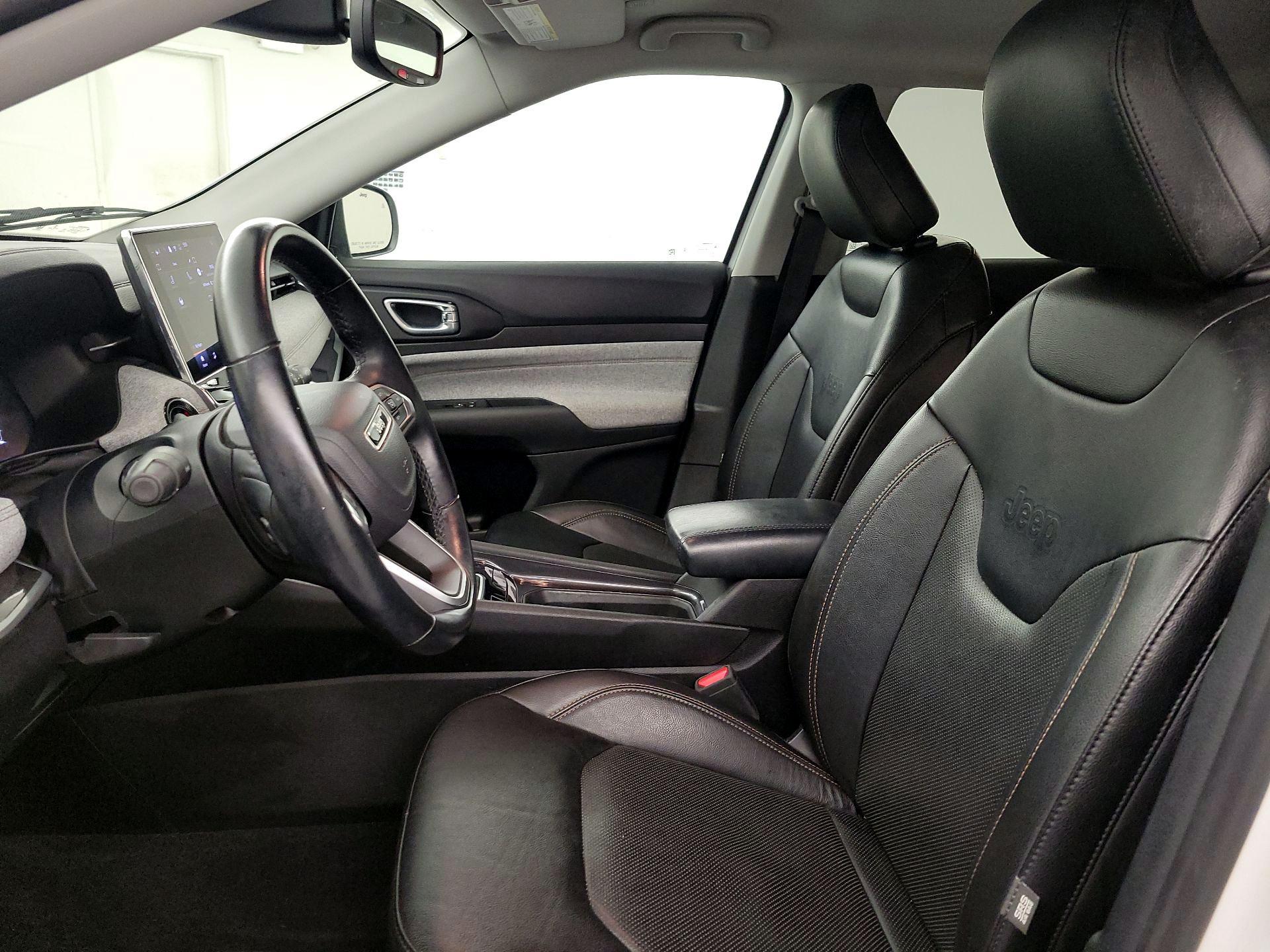 Thumbnail: 2022 Jeep Compass - 11