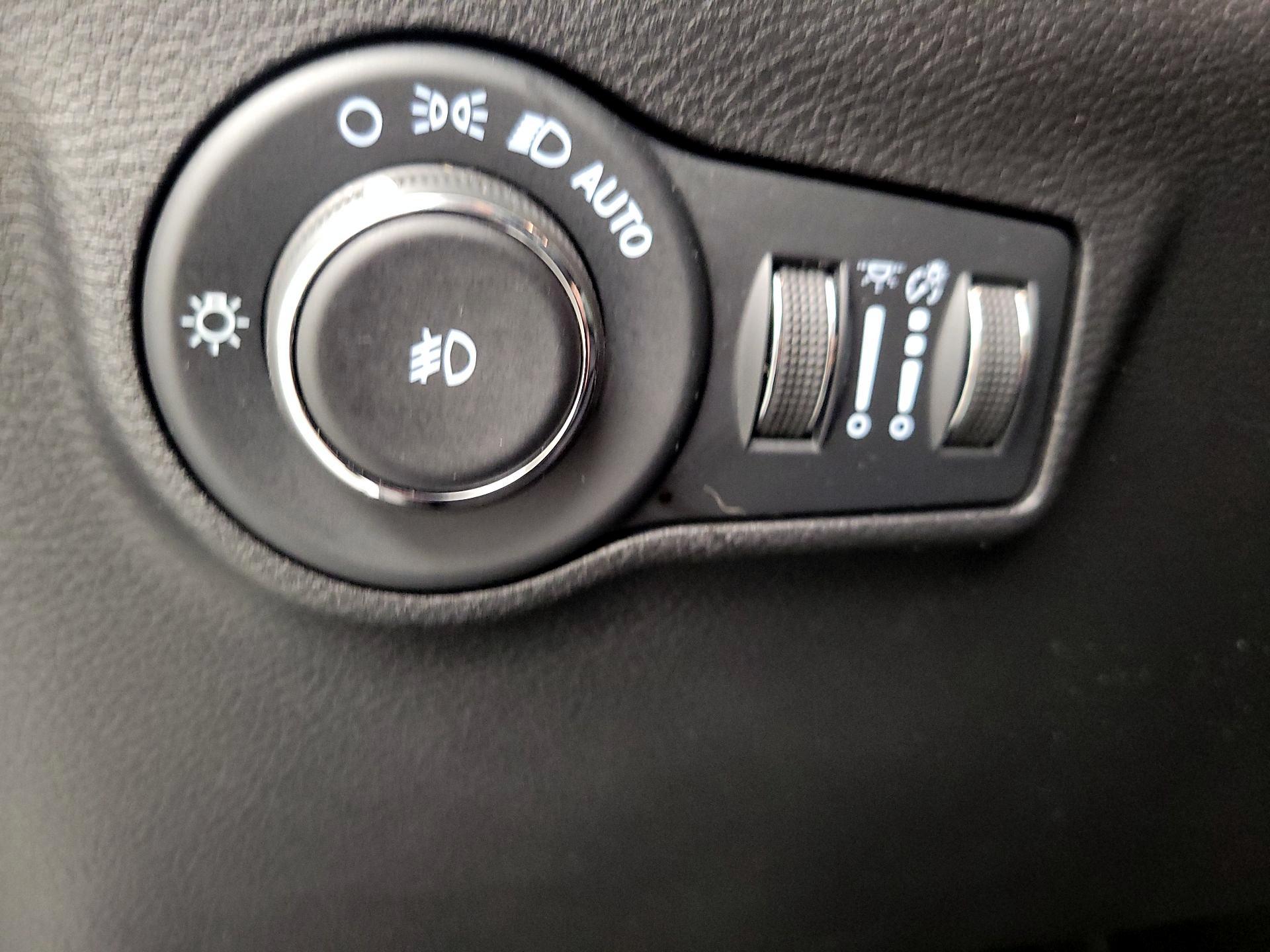 Thumbnail: 2022 Jeep Compass - 13