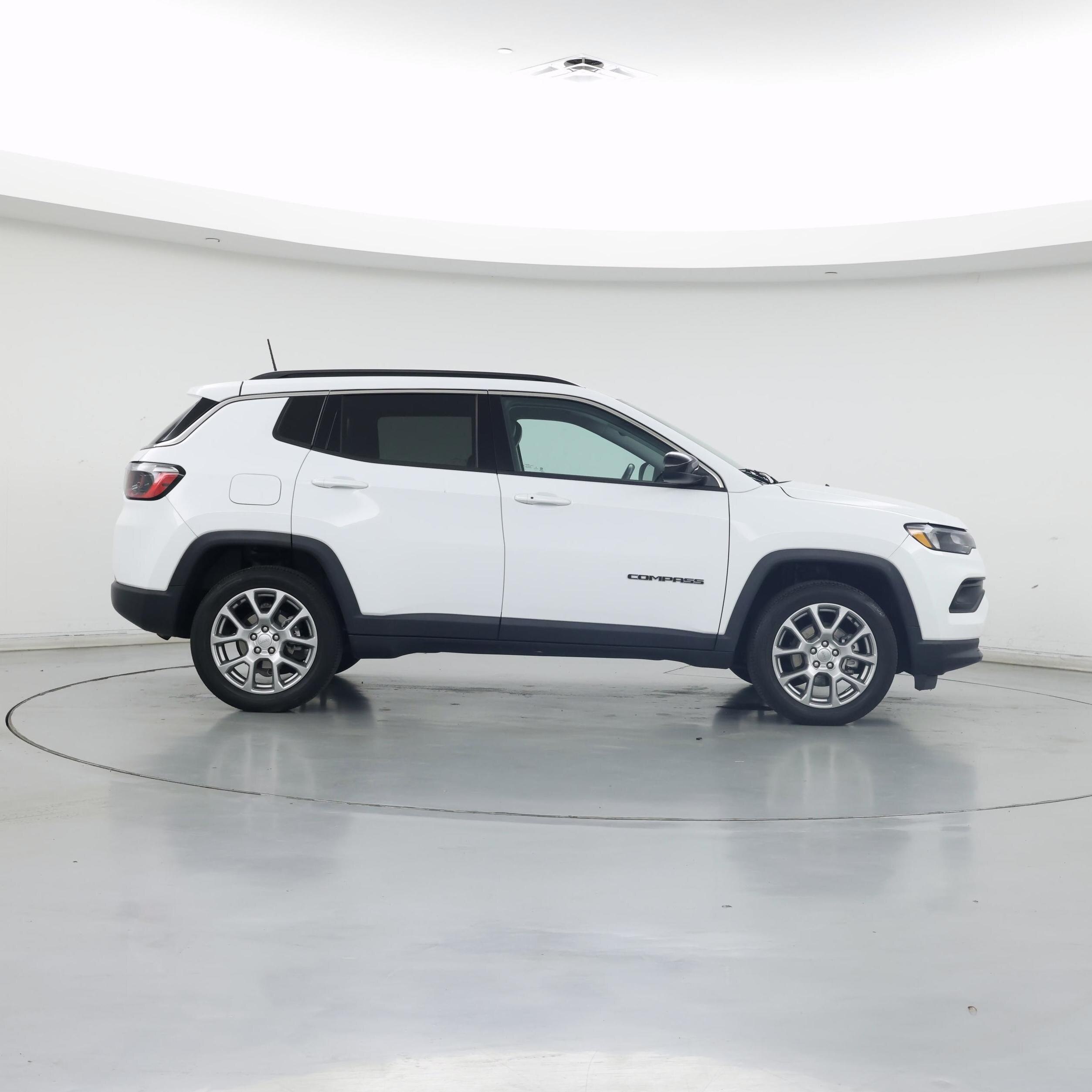Thumbnail: 2022 Jeep Compass - 7