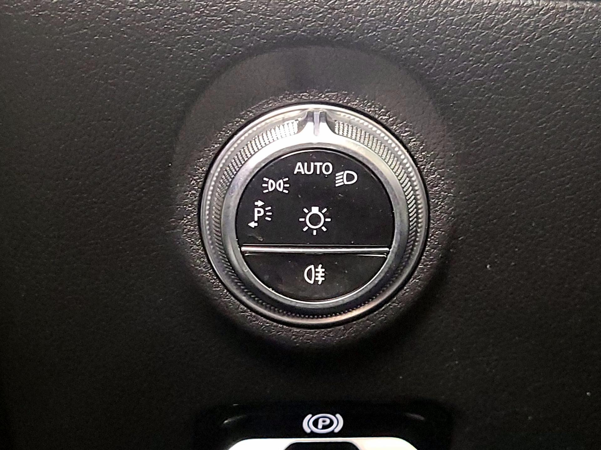 Thumbnail: 2024 Mercedes-Benz C-Class - 13