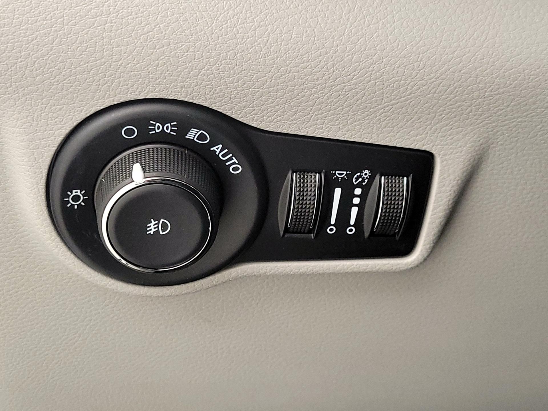 Thumbnail: 2022 Jeep Compass - 13