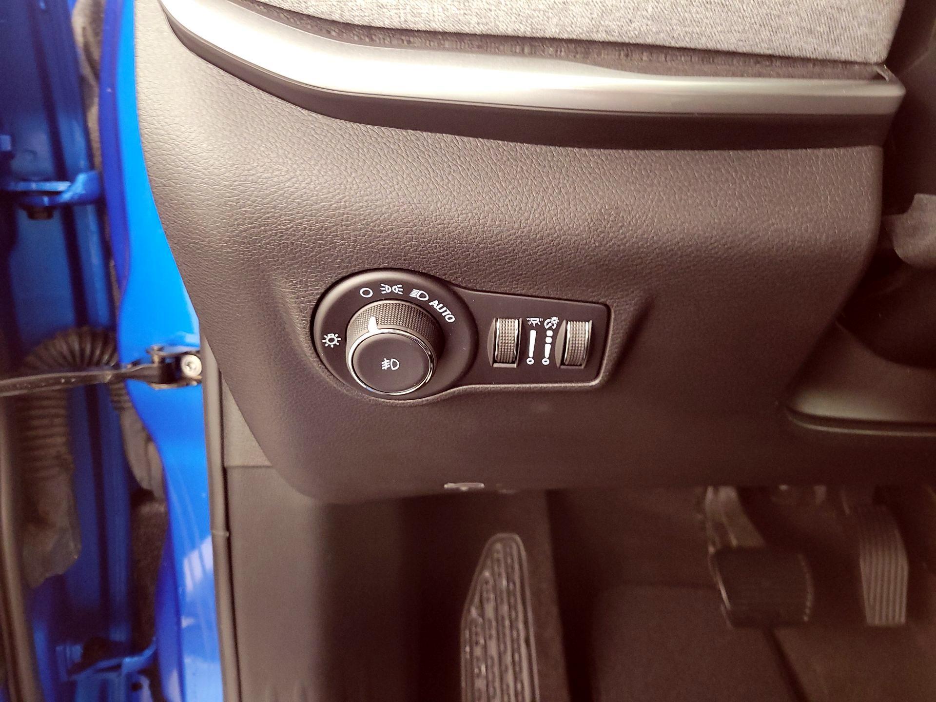 Thumbnail: 2022 Jeep Compass - 13